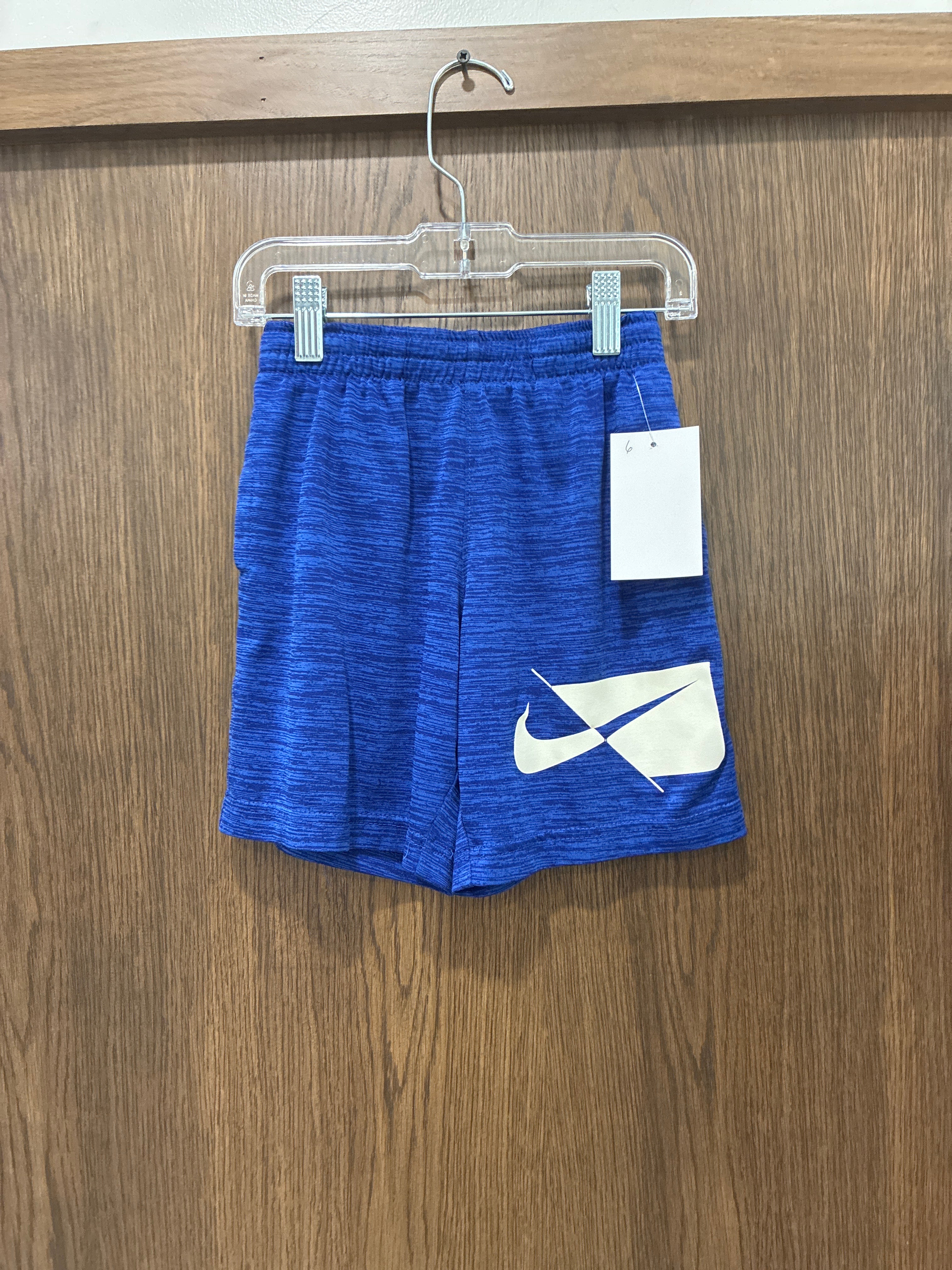 Boys Nike shorts size 6
