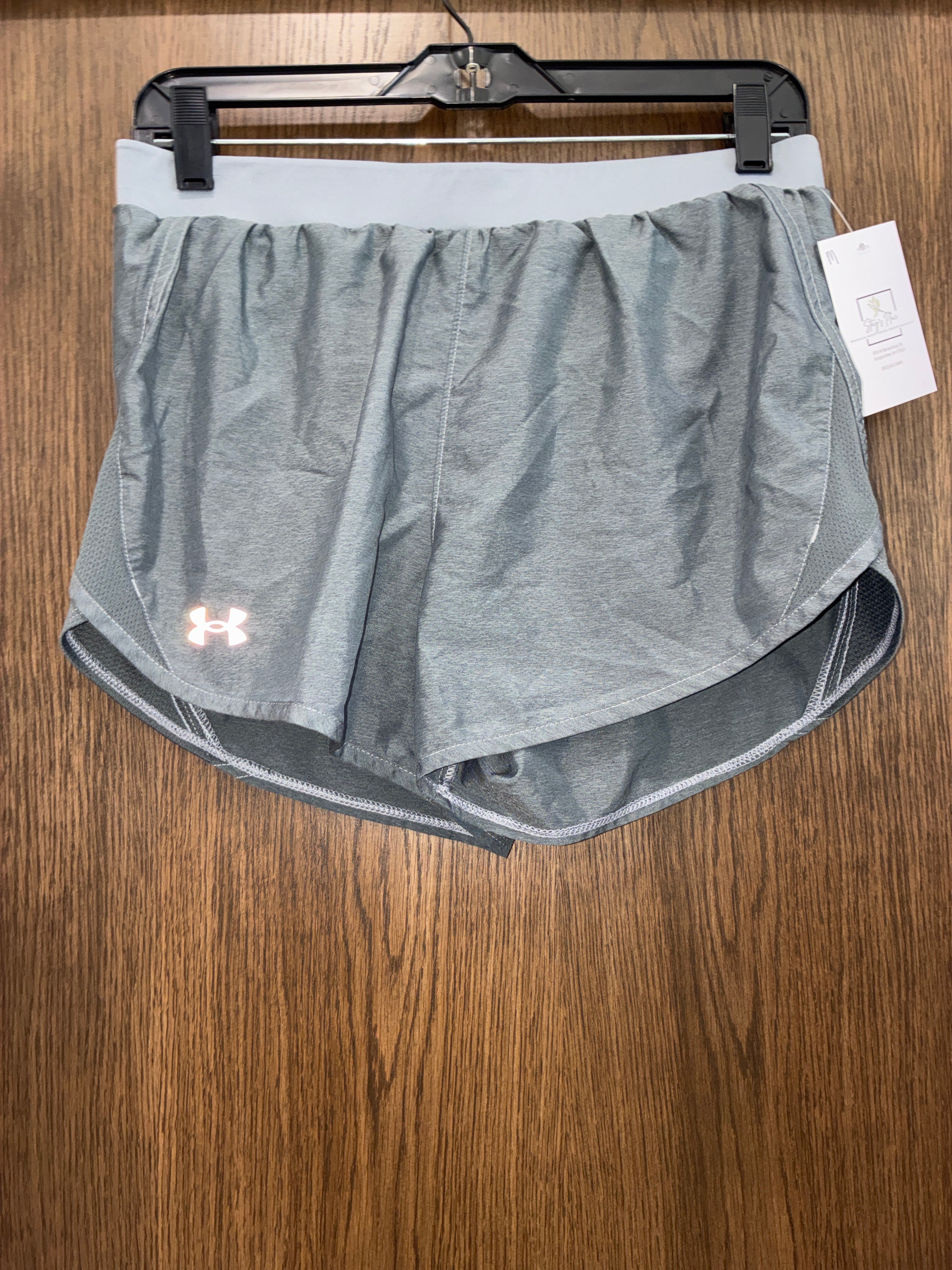 Women’s under armour shorts size medium