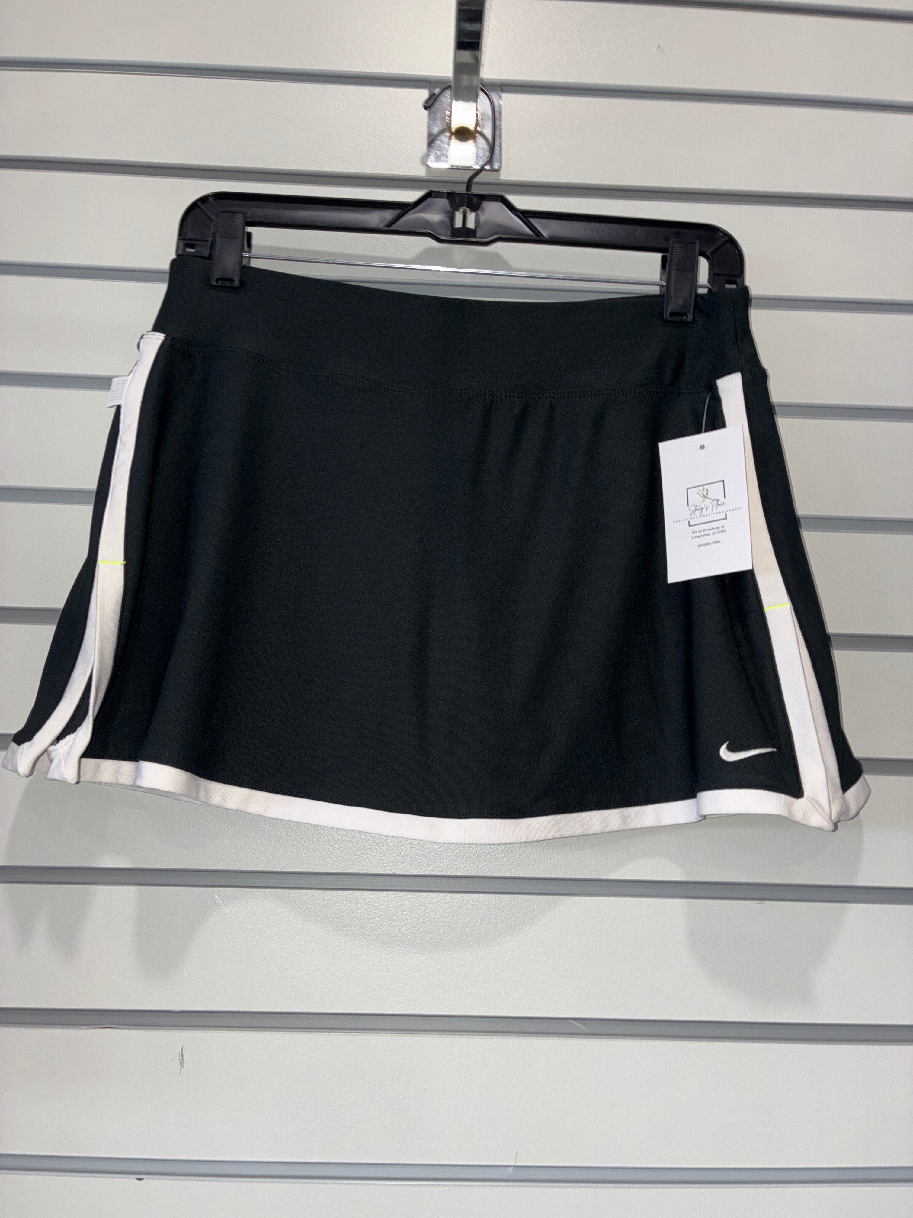Women’s Nike Fit Dry Skort Size Medium