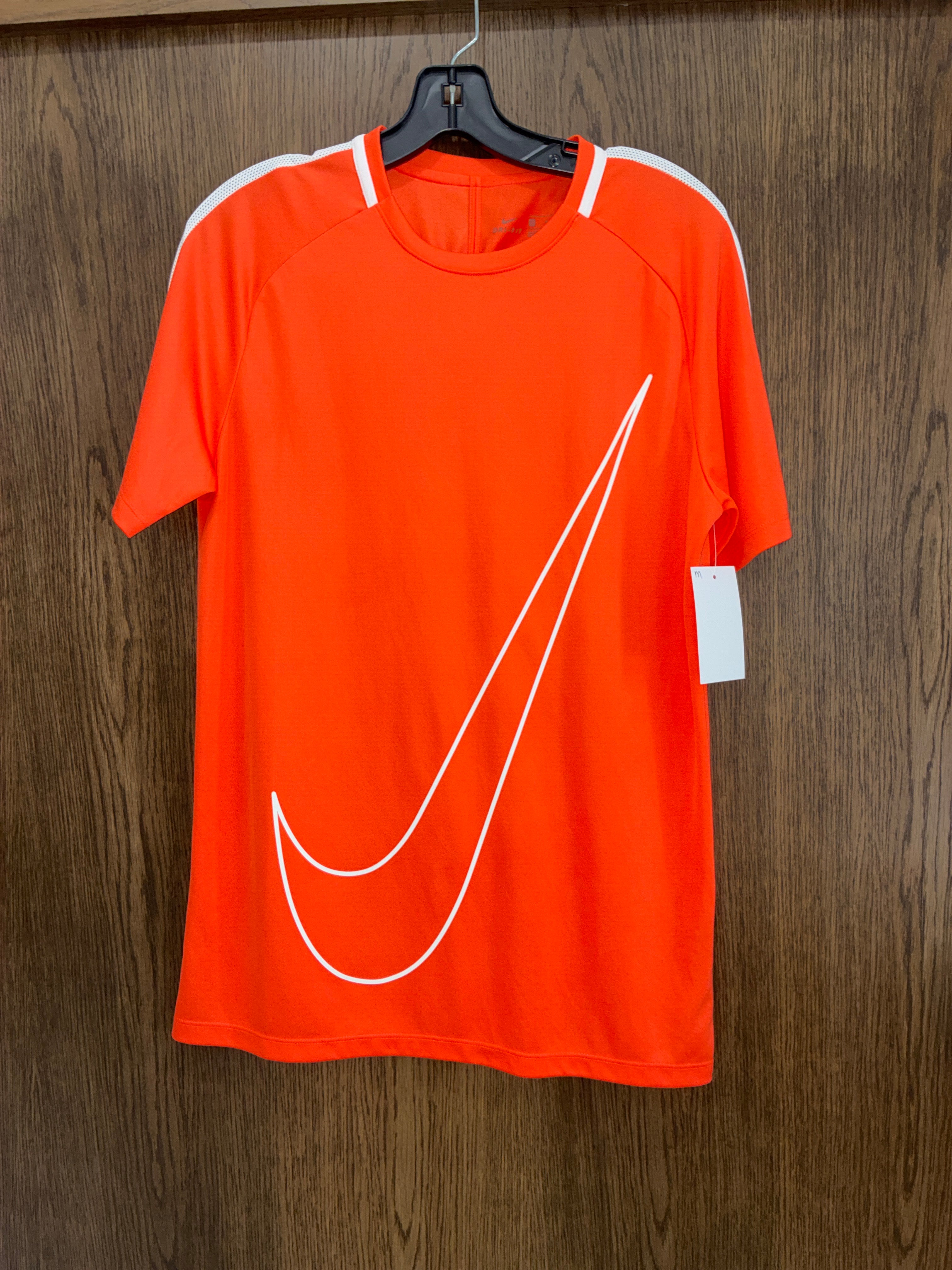Men’s Nike T-Shirt Size Medium