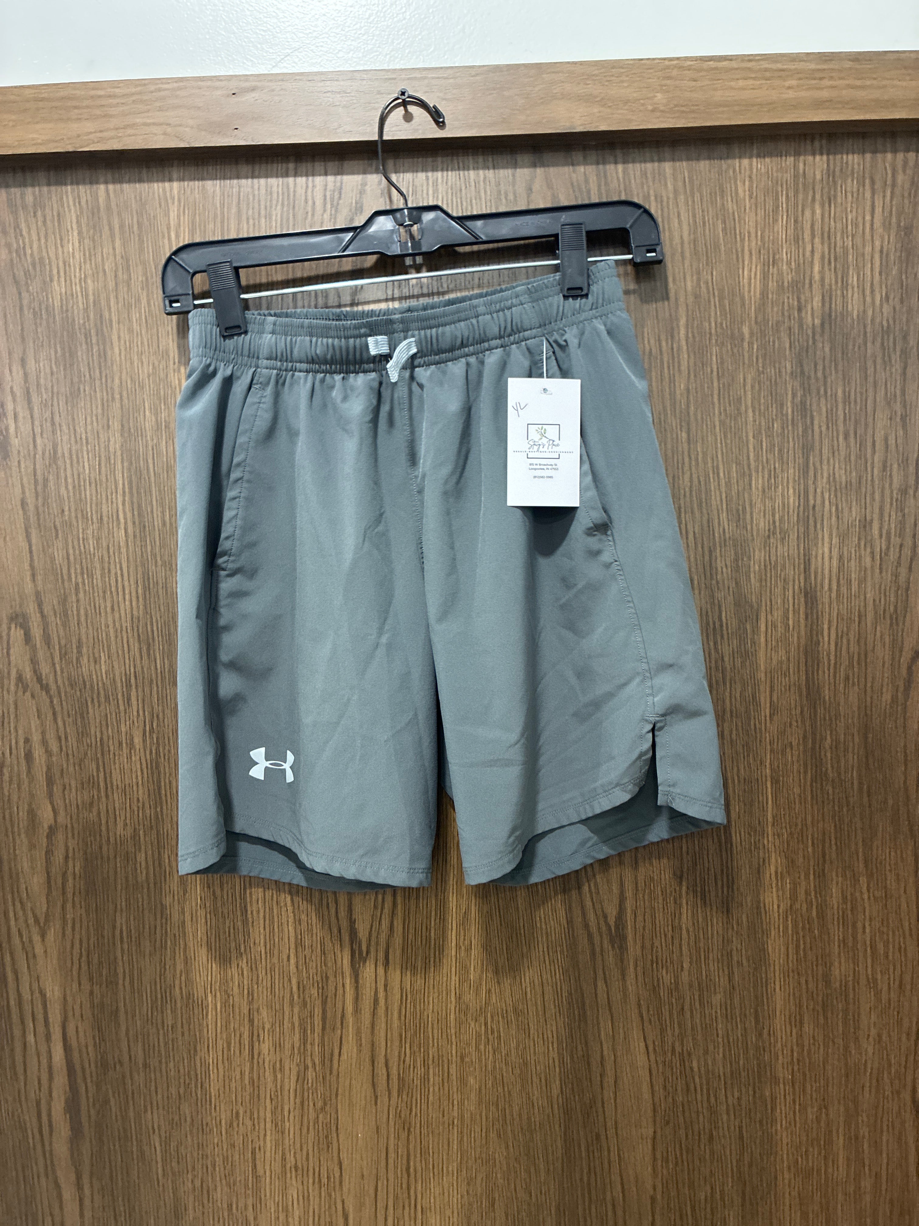 Boys Under Armour Shorts YL 12/14 Youth Large Like New
