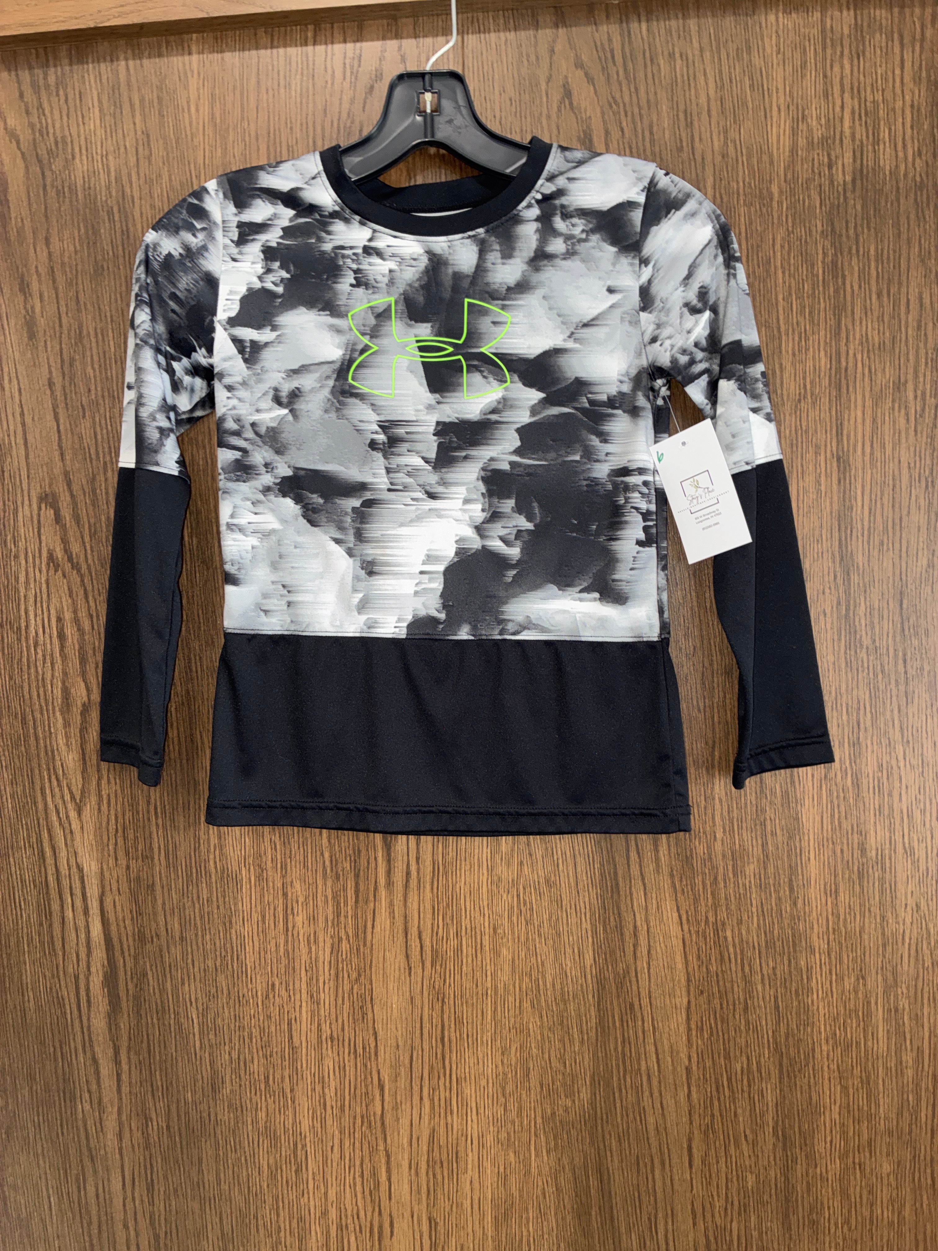 Boy’s Under Armour Long Sleeve Shirt Size Youth 7