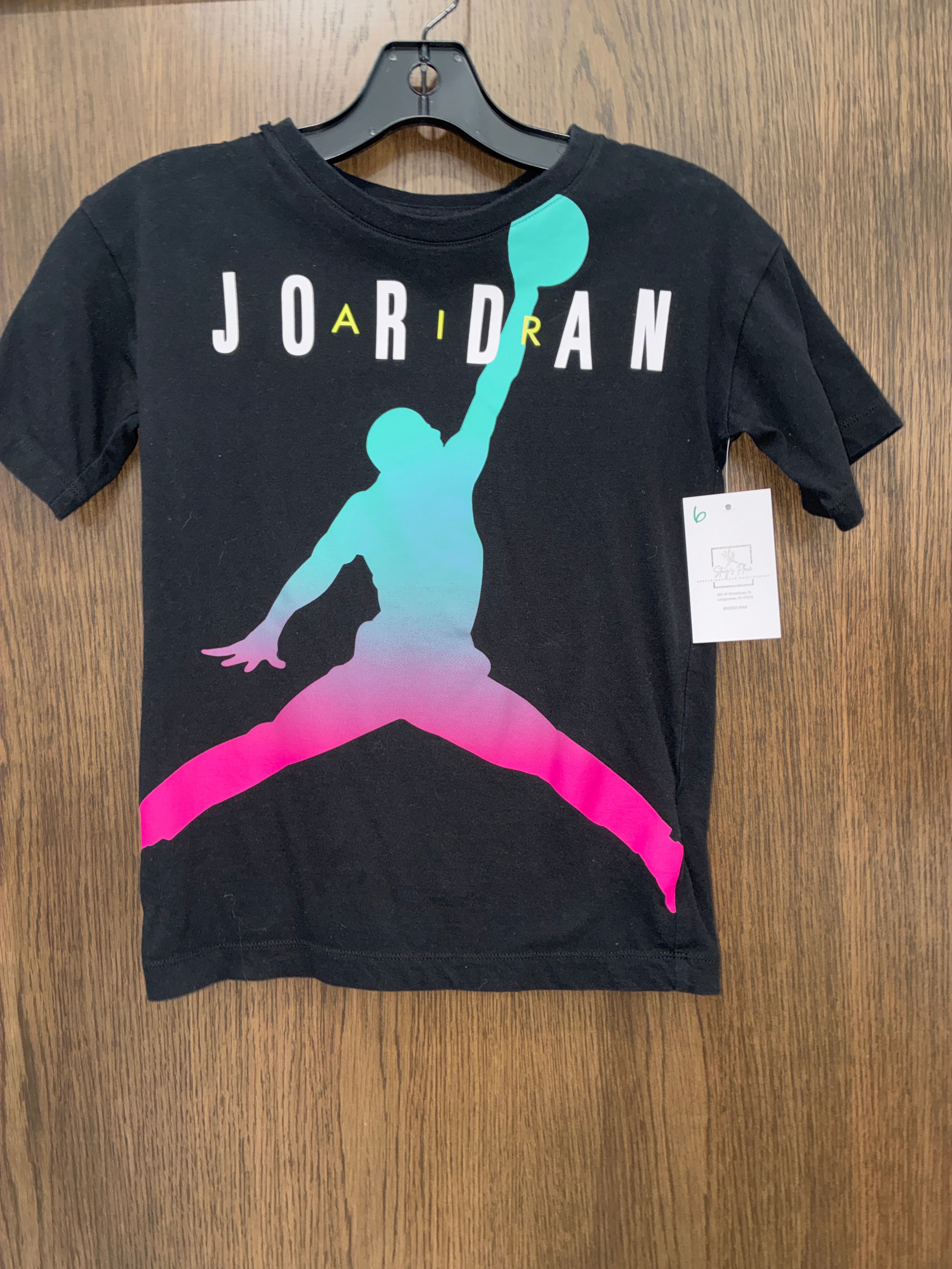 Boy’s Jordan T-shirt size Youth Small