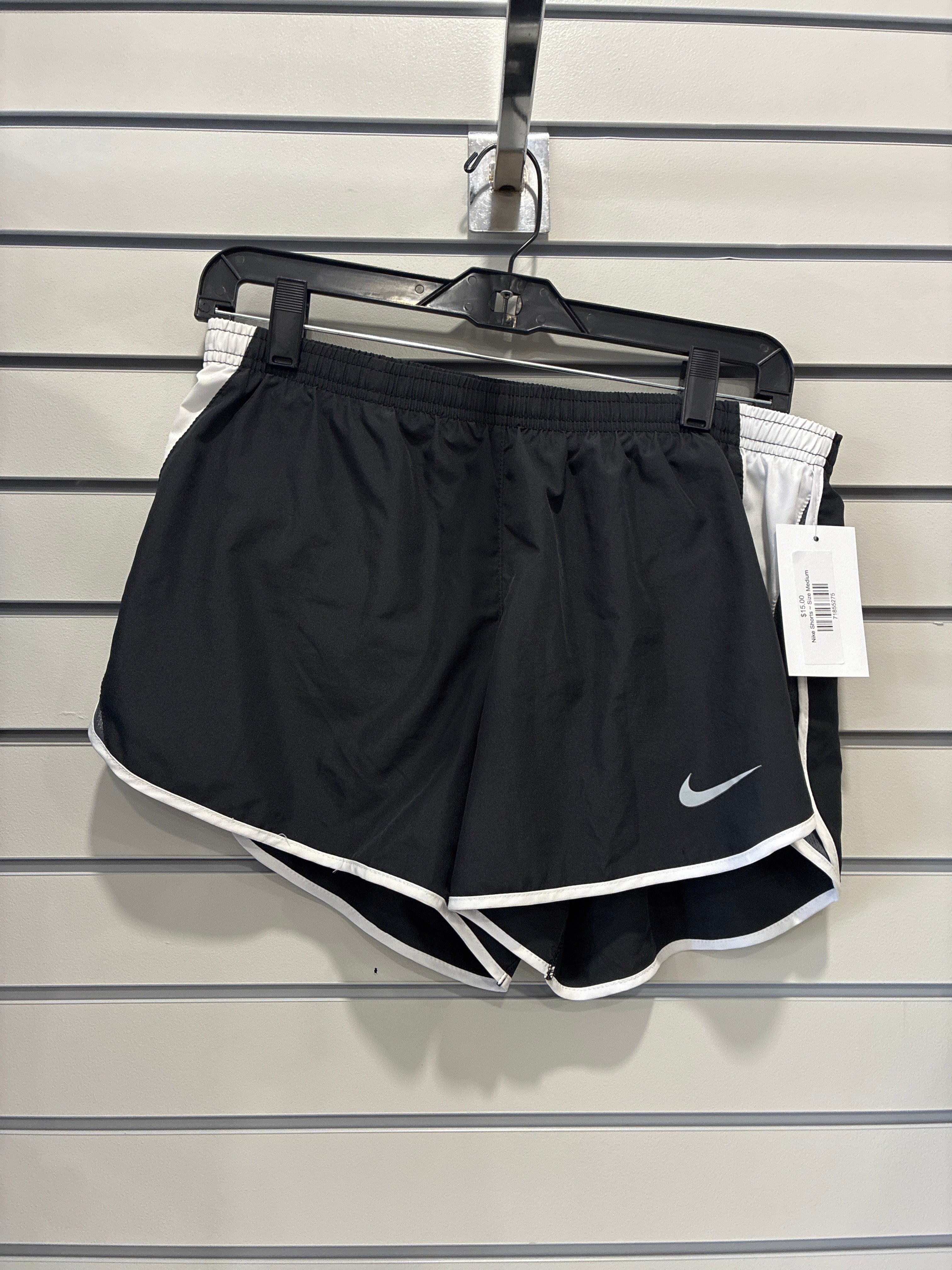 Women’s Nike Shorts Lined Size Medium