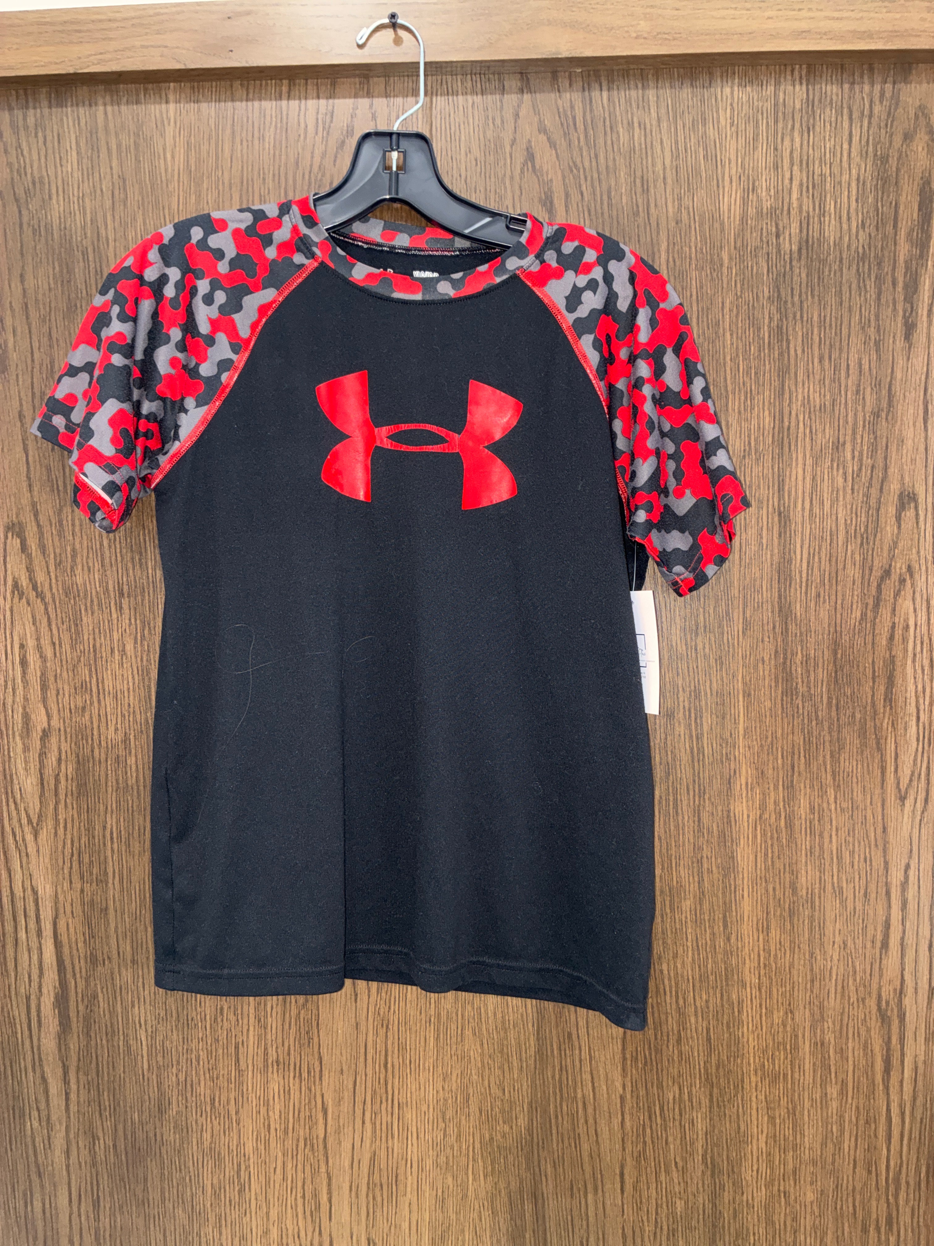 Boy’s Under Armour T-shirt size Youth Large