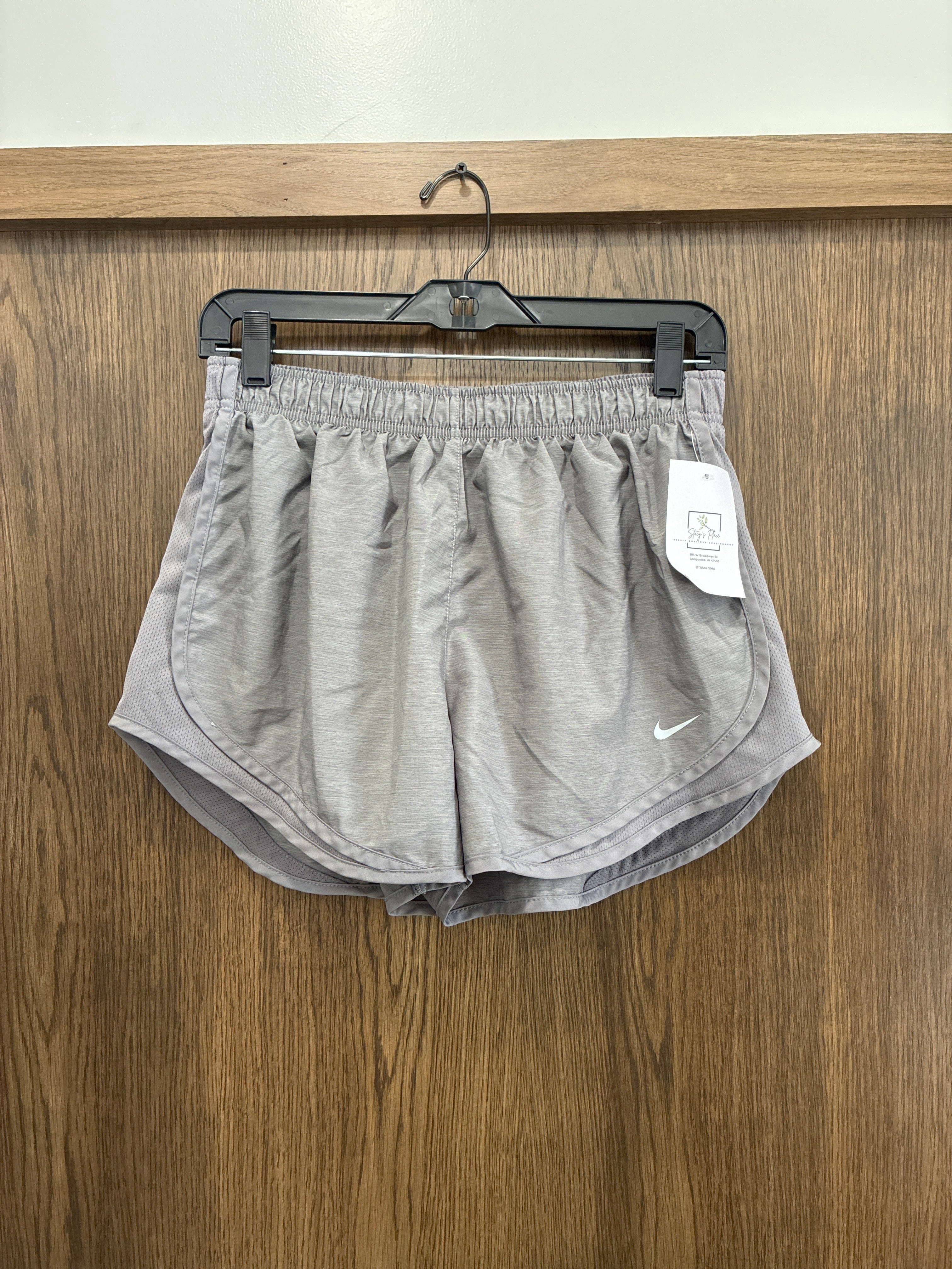 Women’s Nike shorts lined size large
