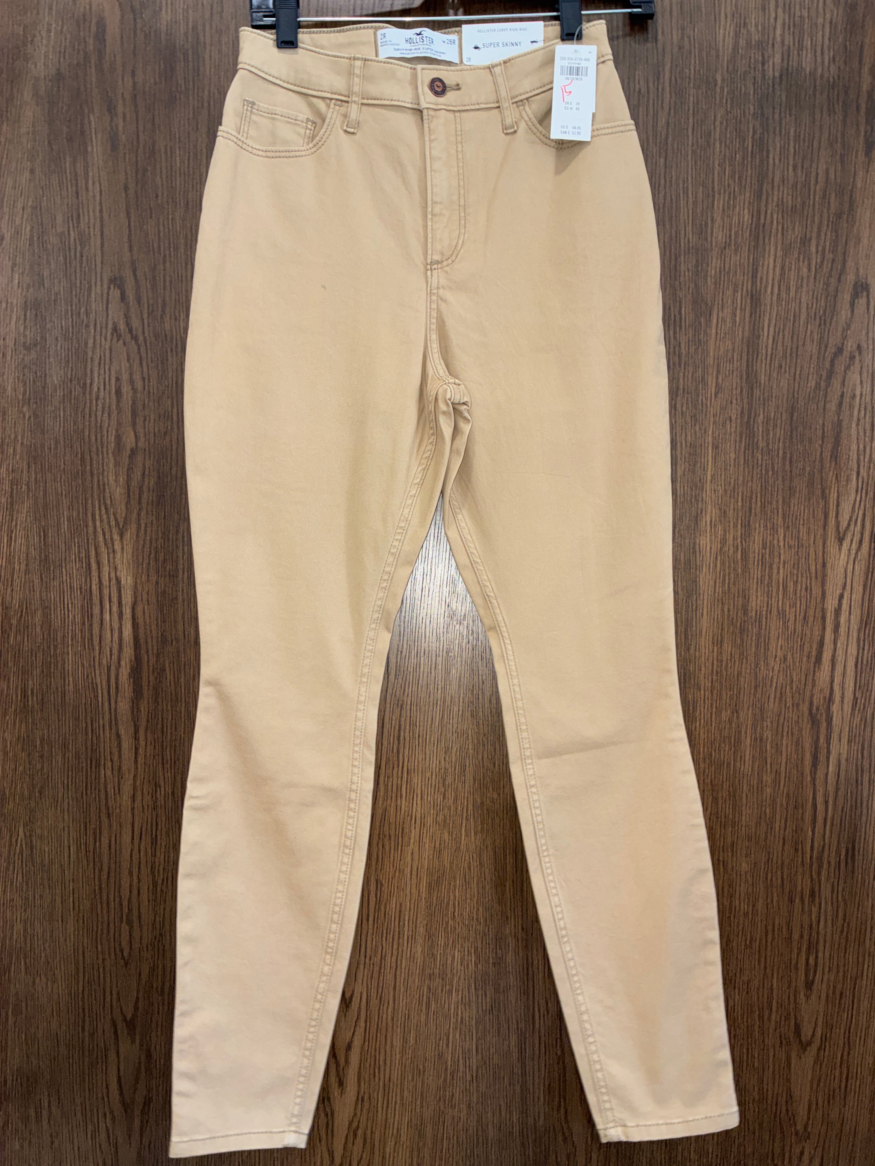 Women’s Hollister Super Skinny Khakis NWT Size 2