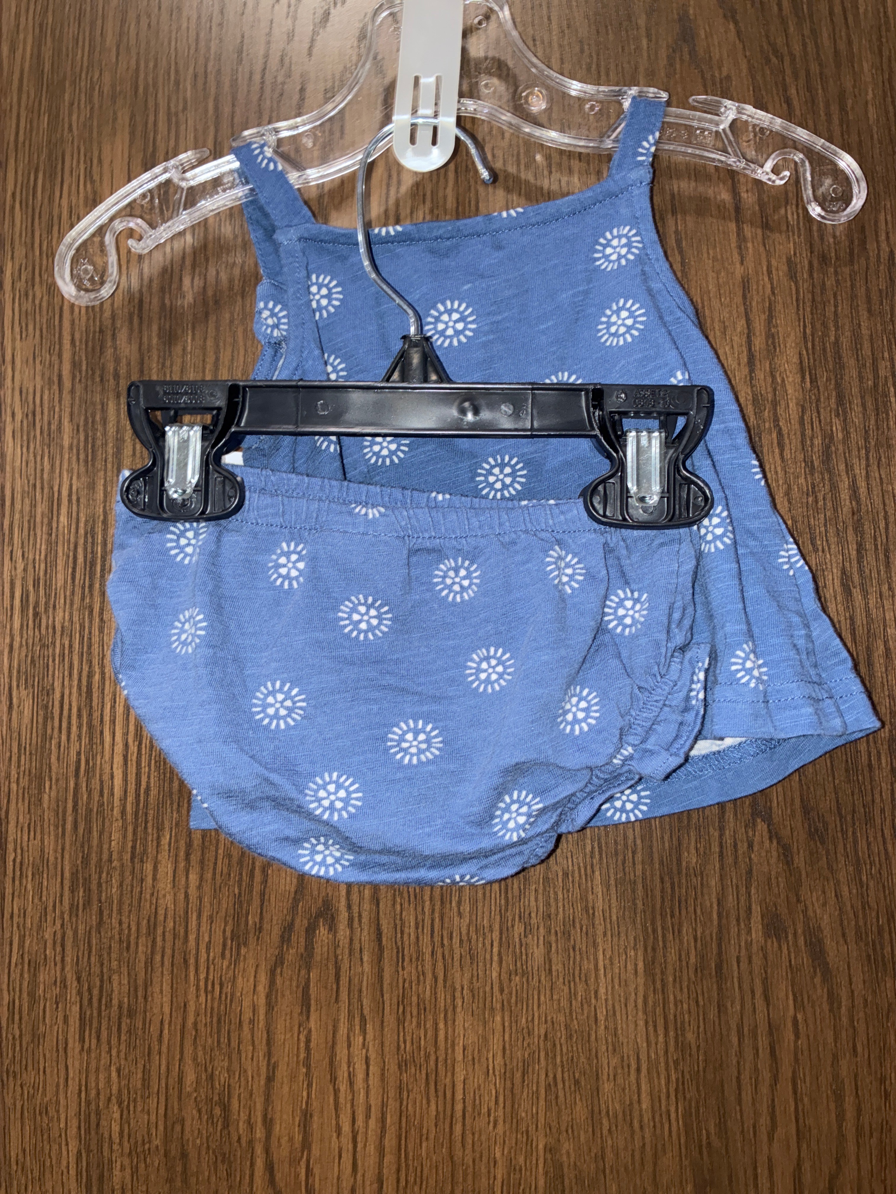 Girls tank and bottoms size 3M