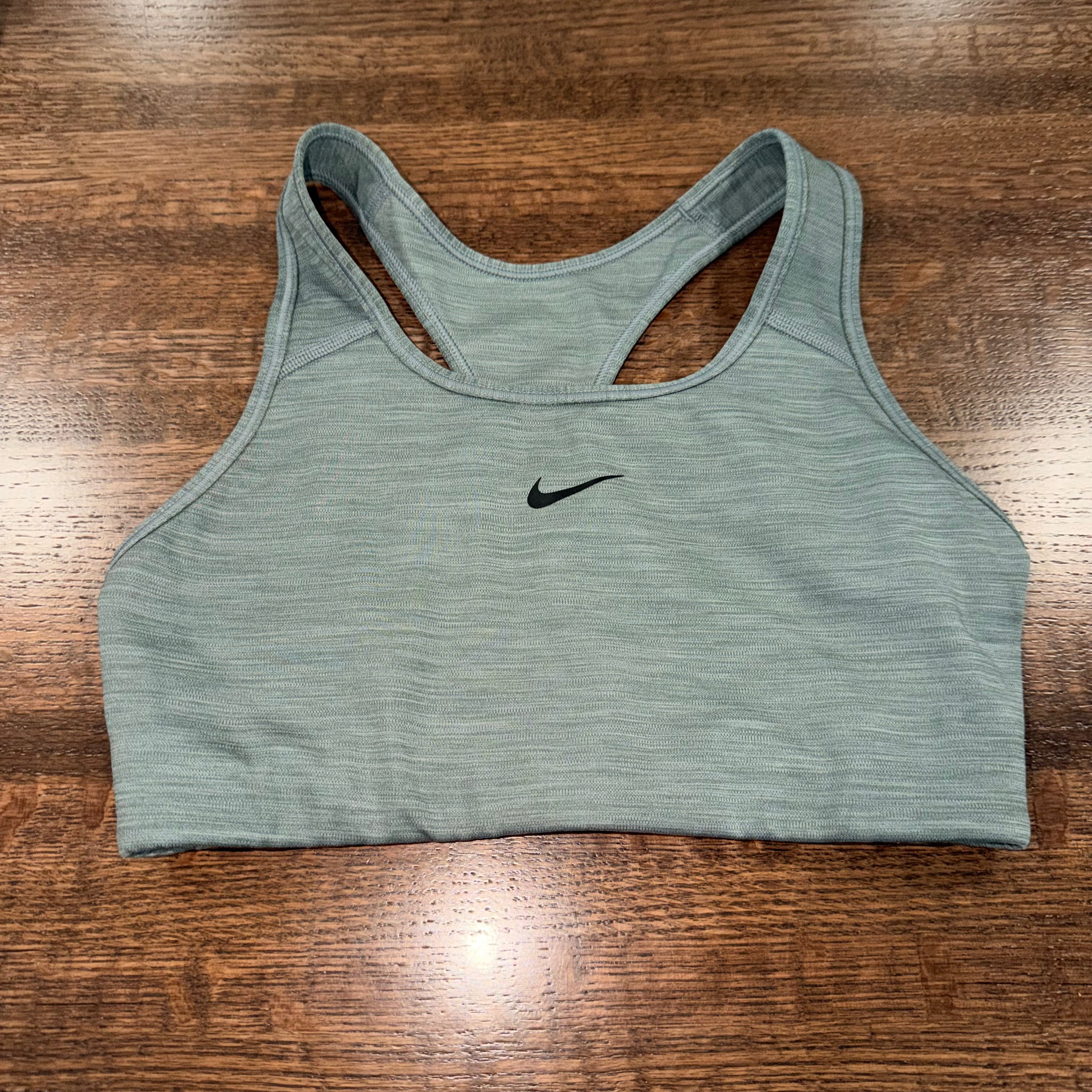 Nike Swoosh Non Padded Women’s Sports Bra Size Medium