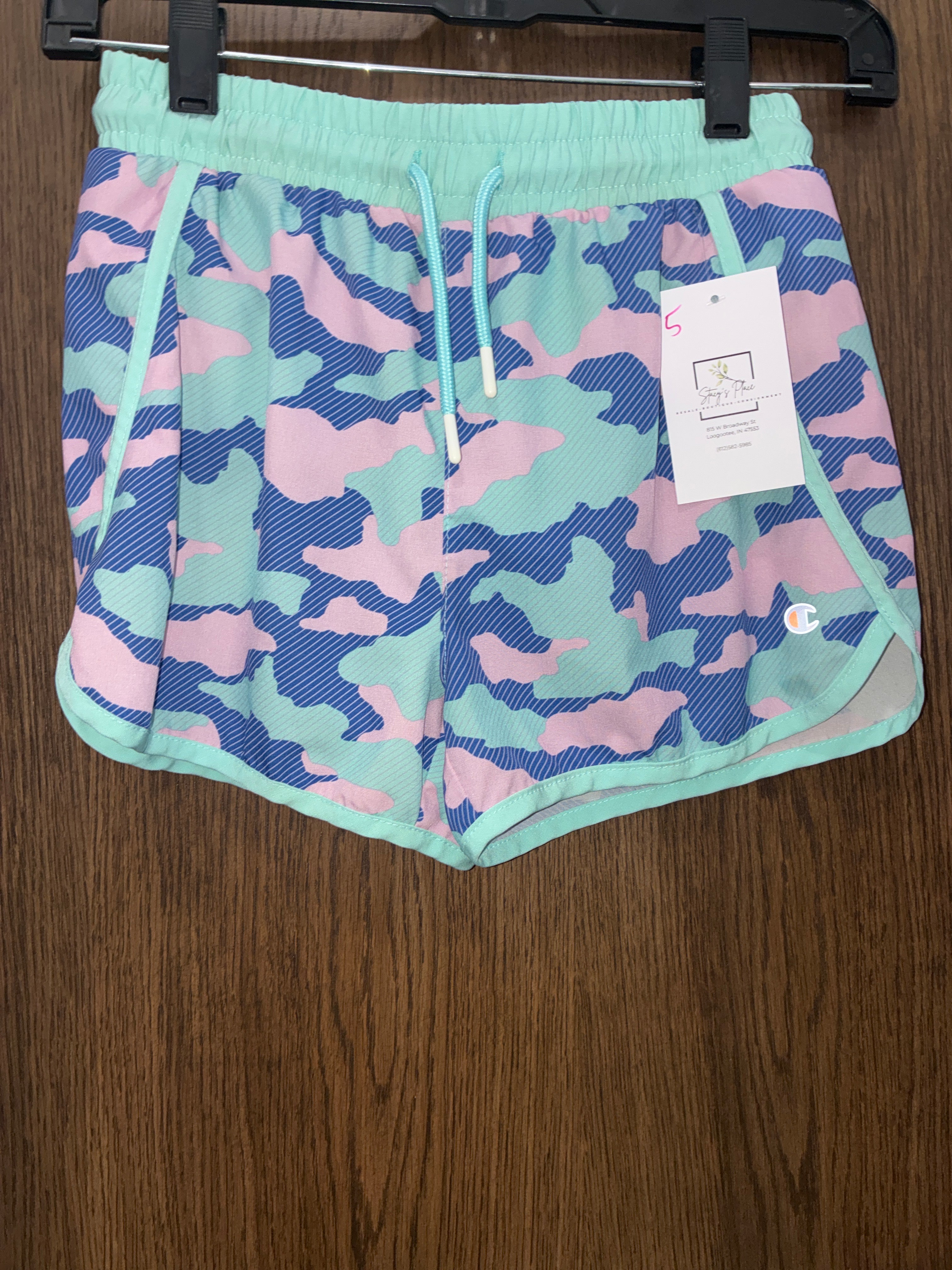 Girls champion shorts size youth medium