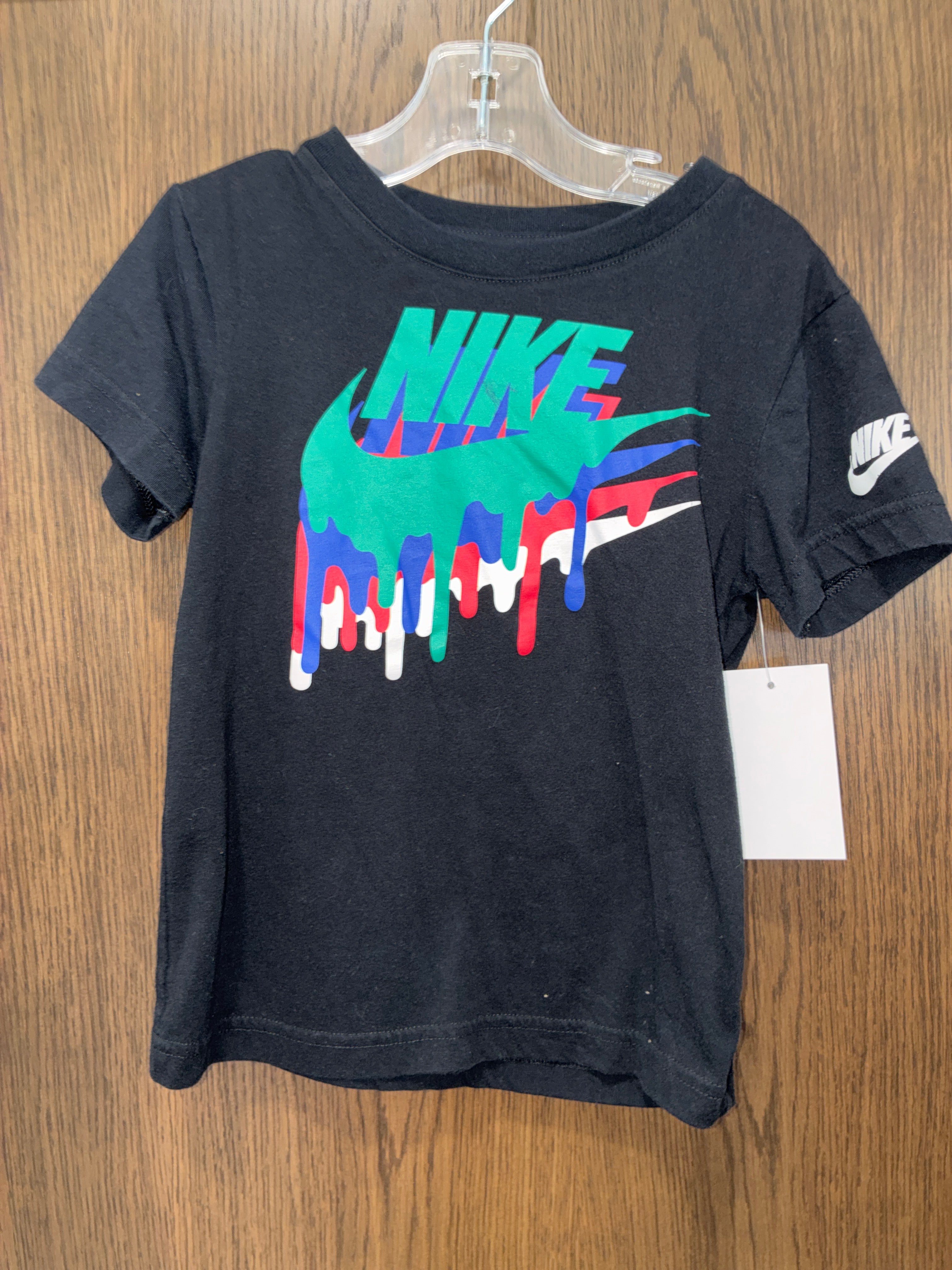 Boys Nike short sleeve shirt size 6