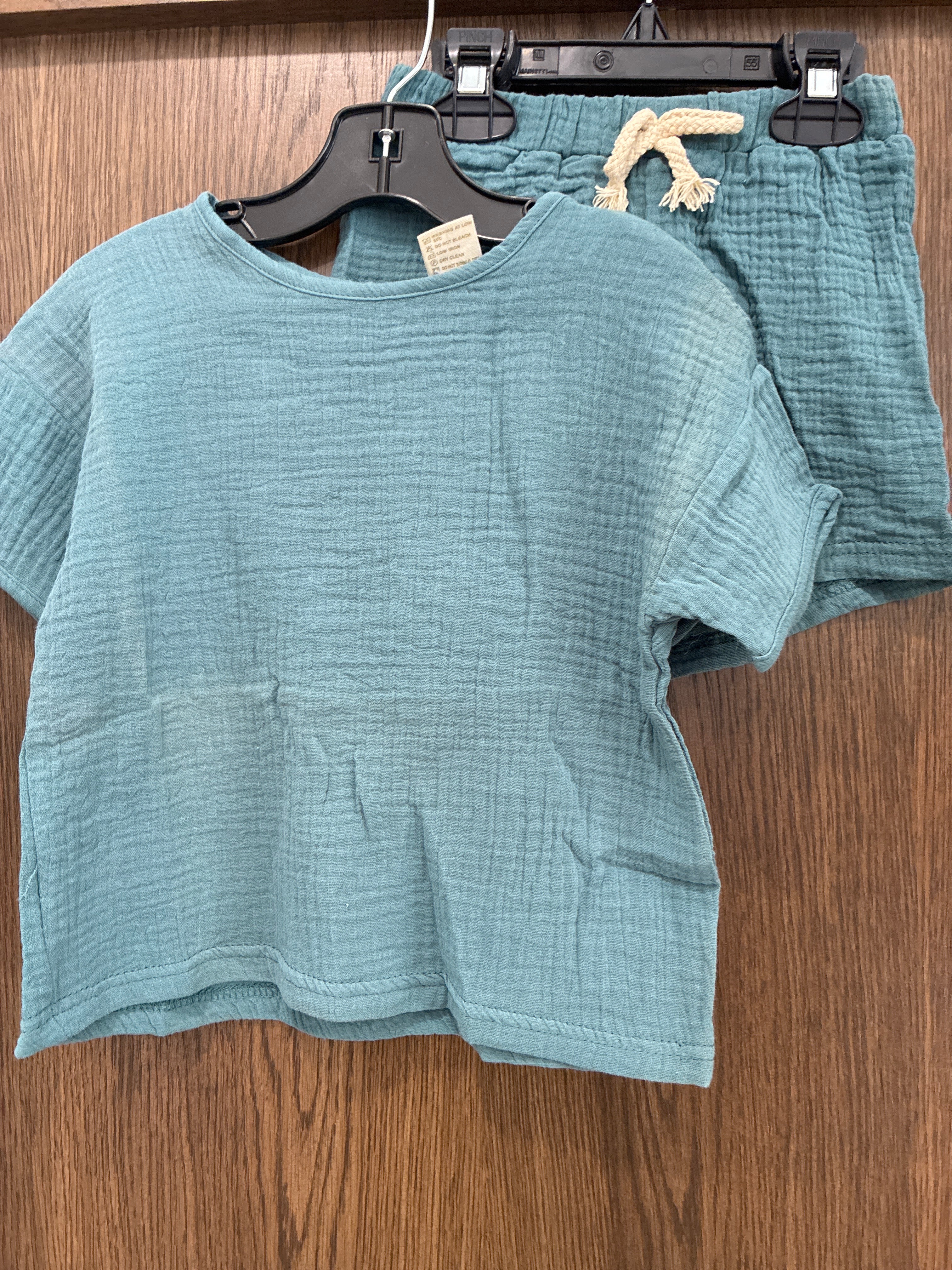 Kids Tales 2 Piece Shorts Set Size 5T has some fading on the shirt