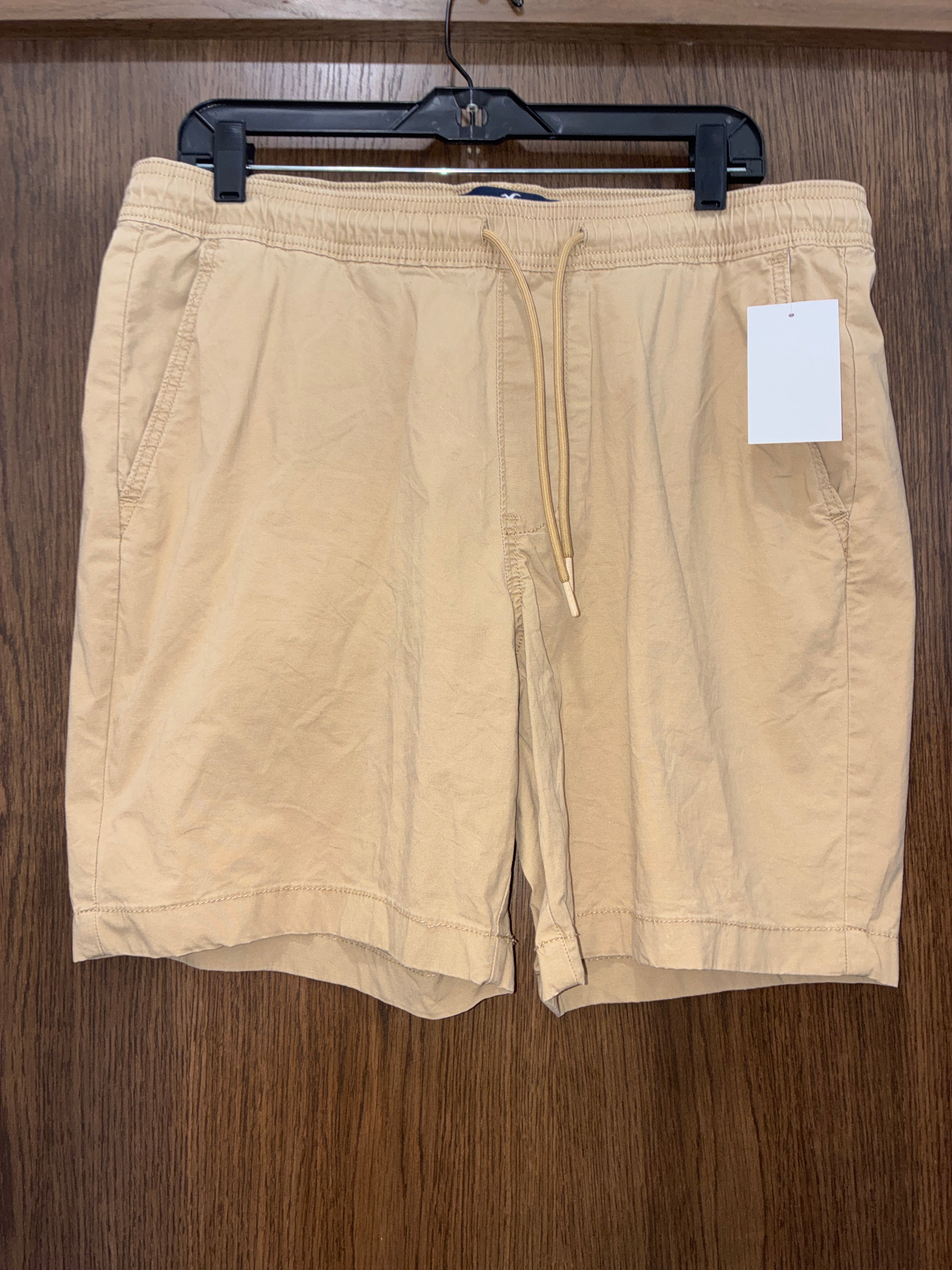 Men’s Hollister Khaki Shorts Size XL