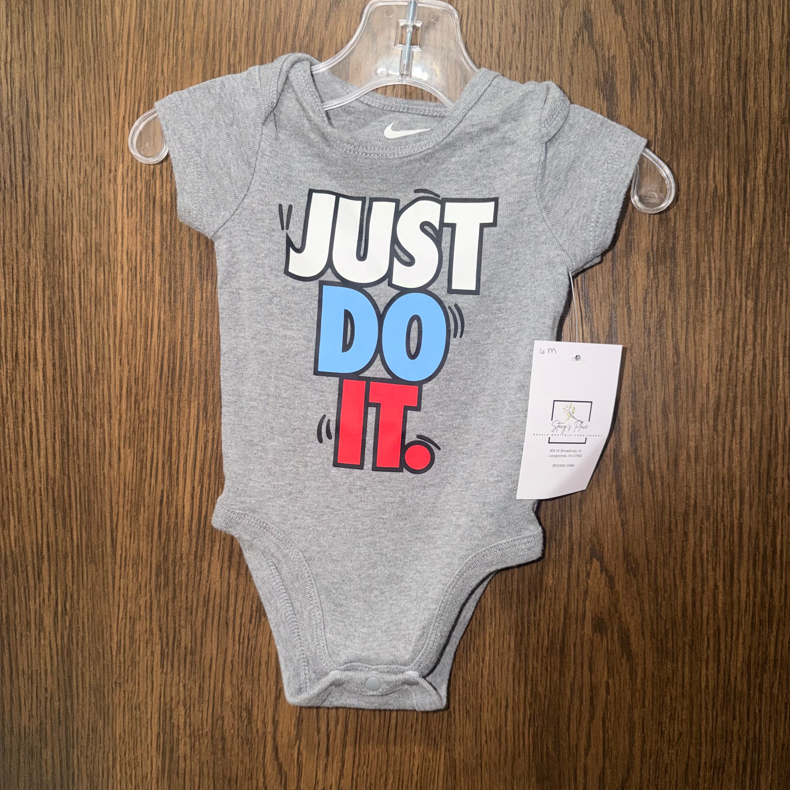 Boys Nike onesie size 6 Months New Condition