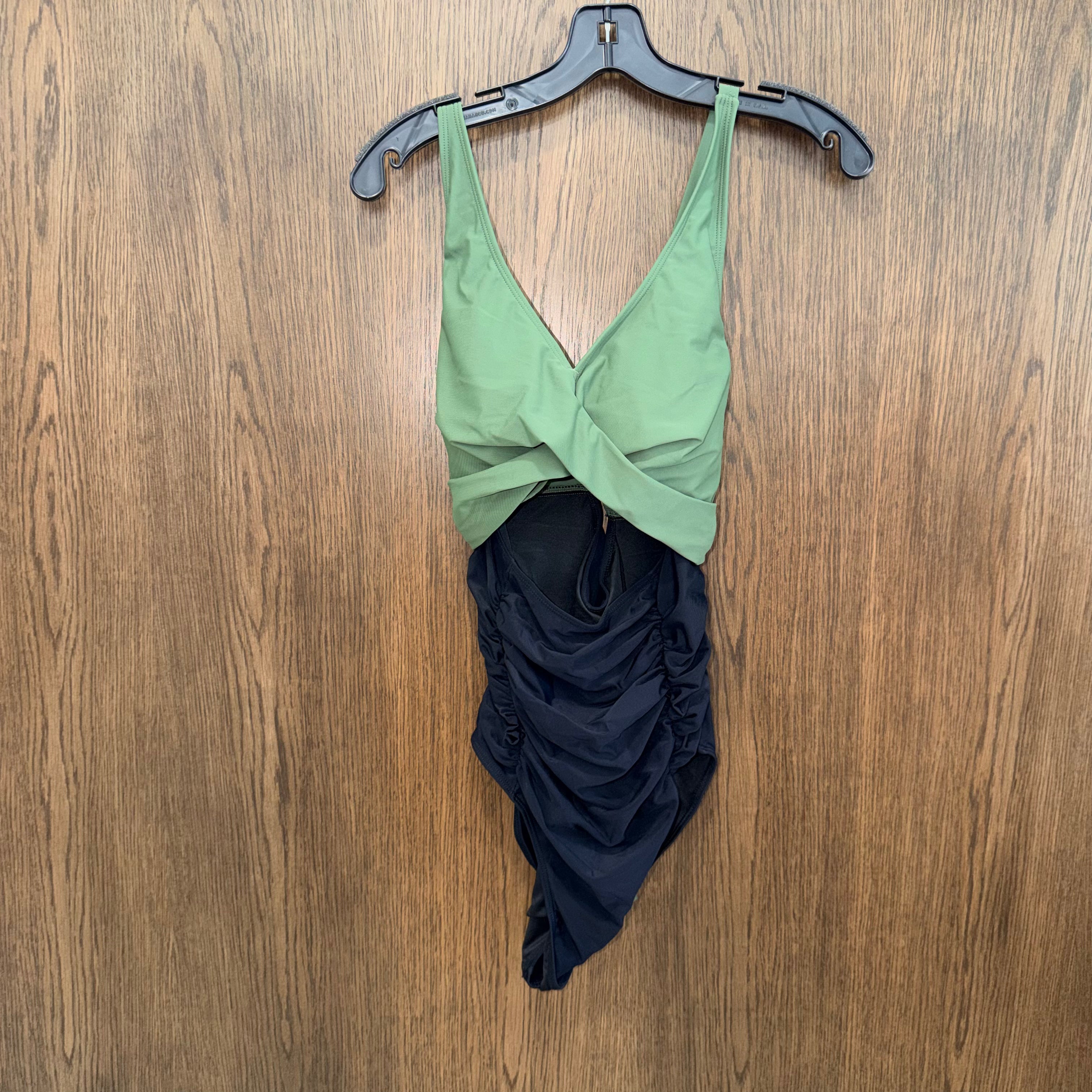 Temp Me NWOT Colorblock One Piece Swimsuit Large