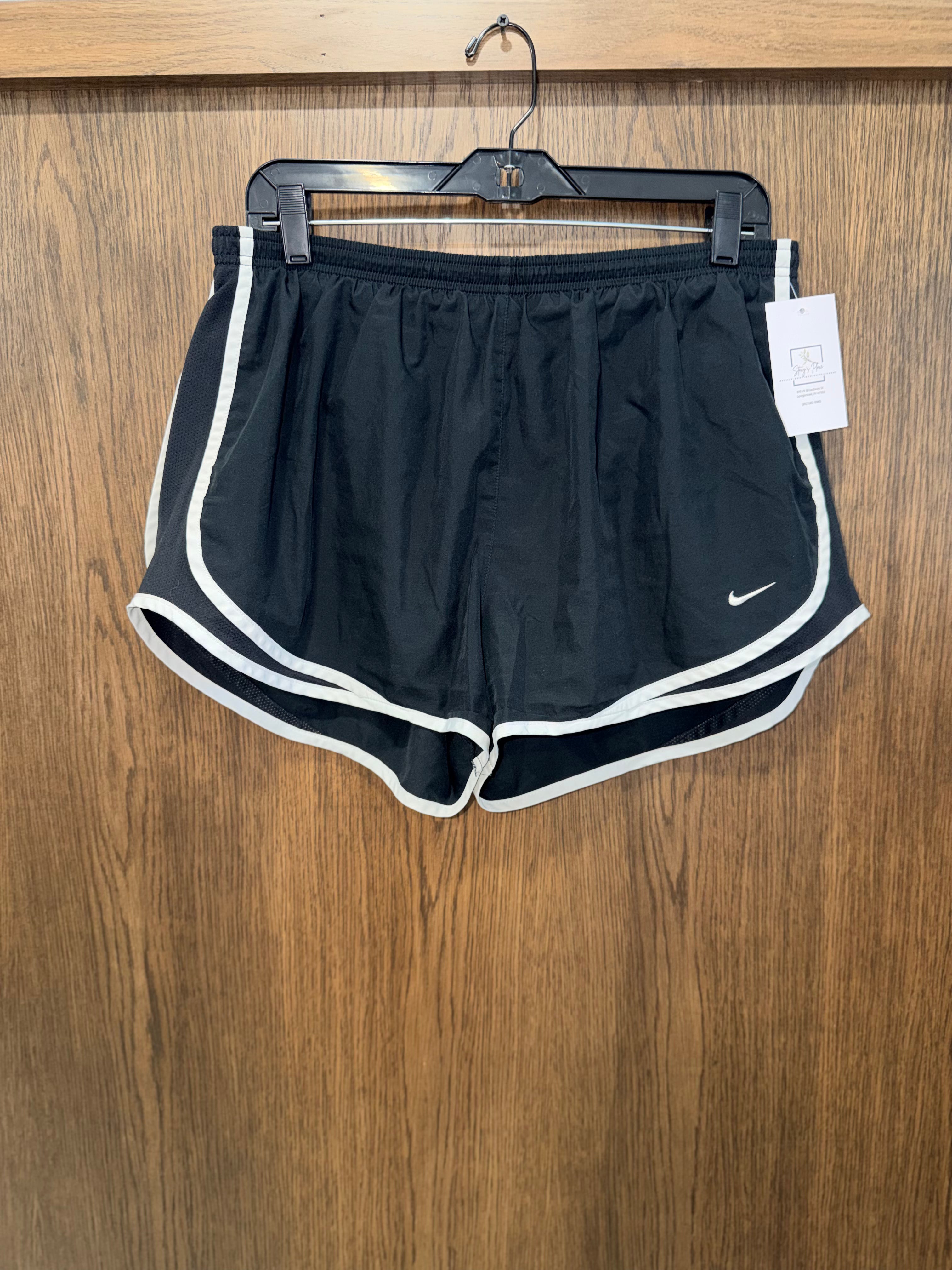 Women’s Nike Shorts XL Extra Large