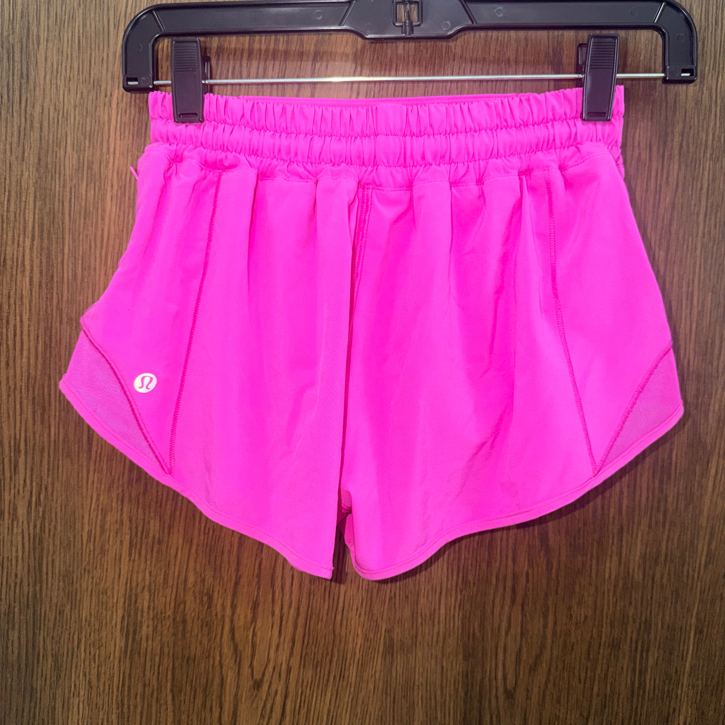 Women’s Lululemon Hotty Hot Shorts Size 4