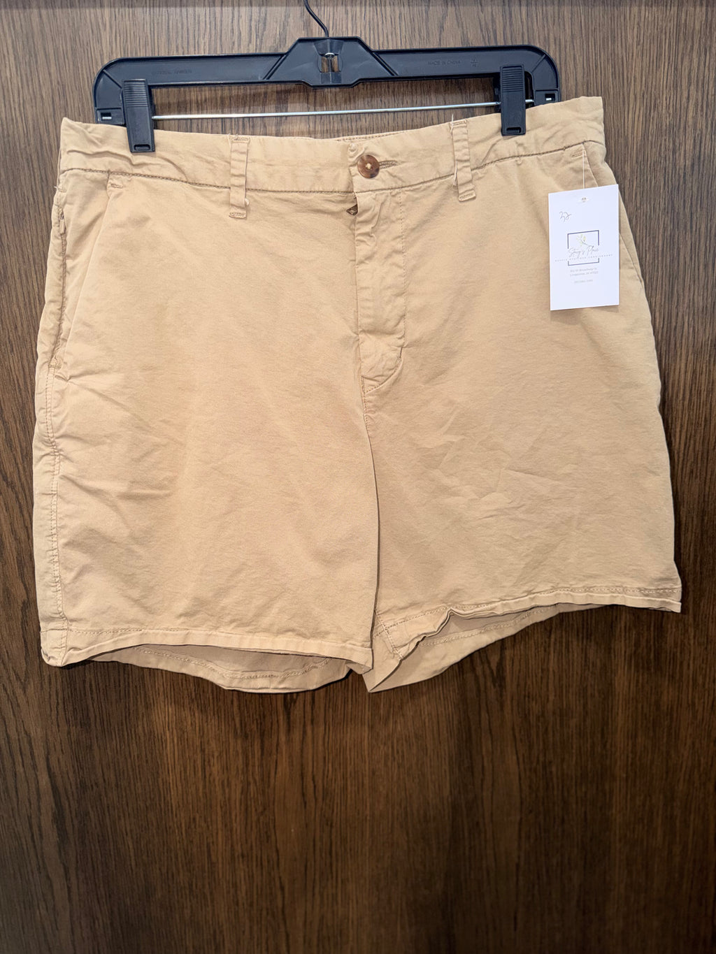 American Eagle Men’s Khaki Shorts Size 32