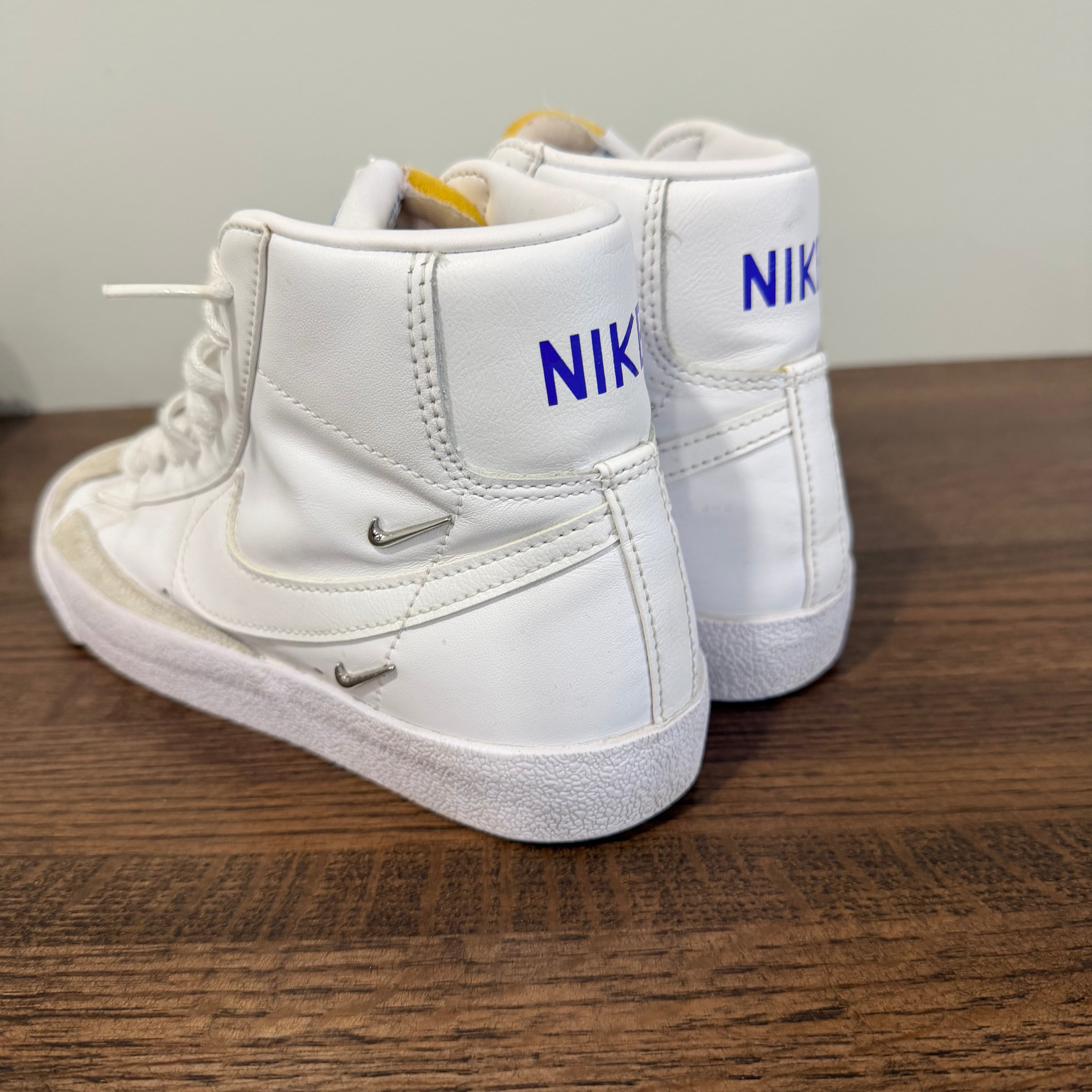Nike Blazer Women’s Mid '77 SE Sisterhood Shoes Size 6