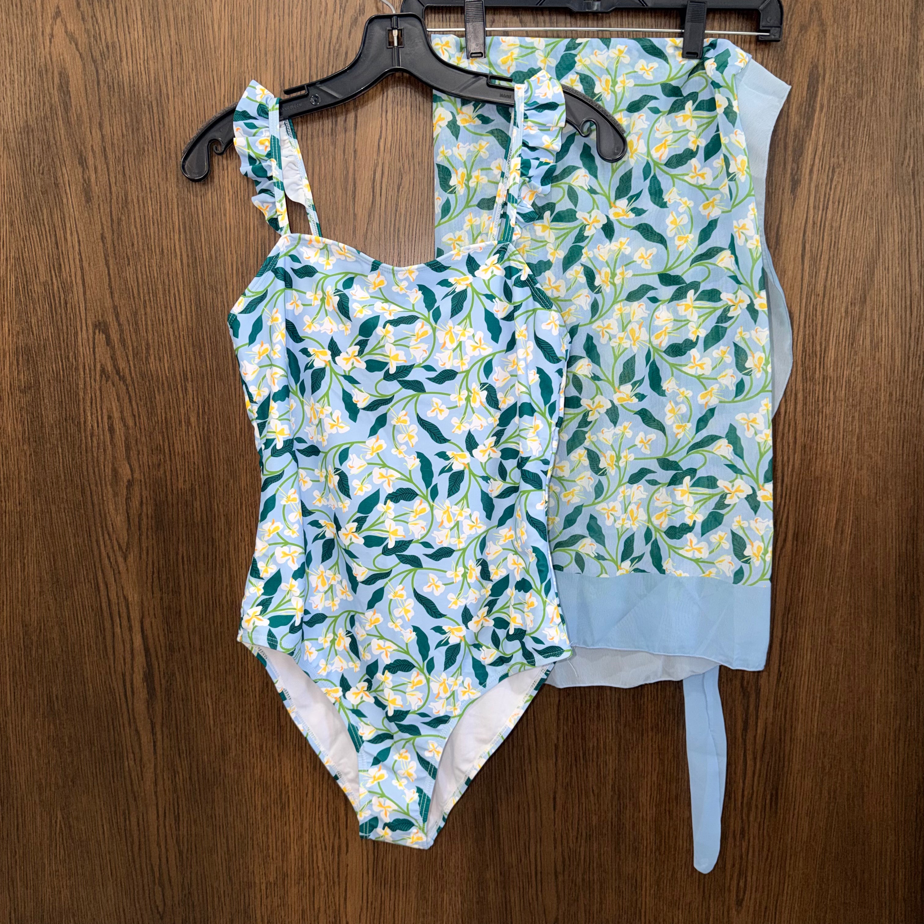 Floral NWOT One Piece Swimsuit & Sarong Large