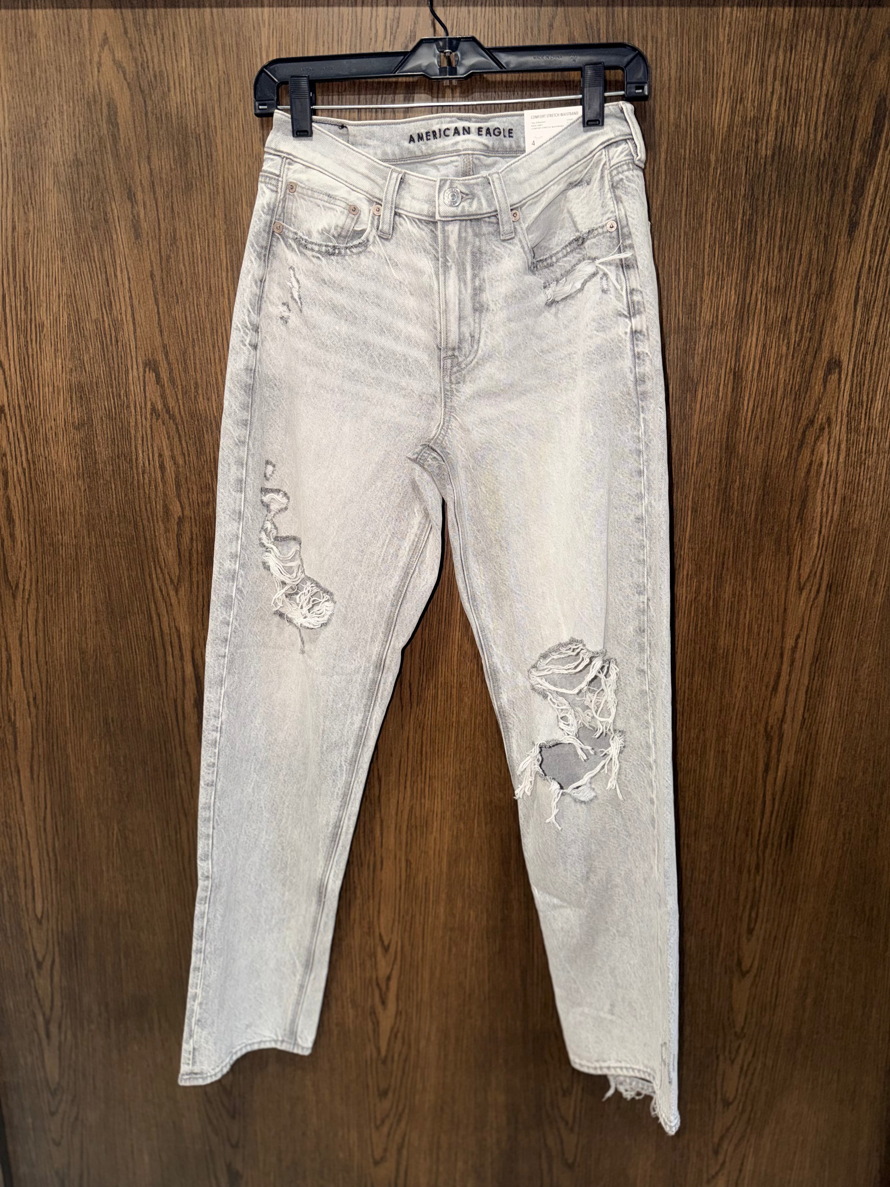 American Eagle Women’s NWT Straight Wide Leg Jeans Size 4 Regular