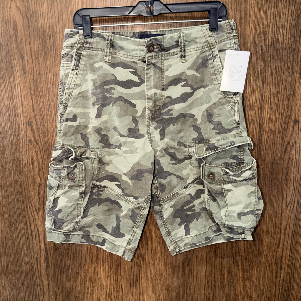 American Eagle Men’s Camo Cargo Shorts Size 30
