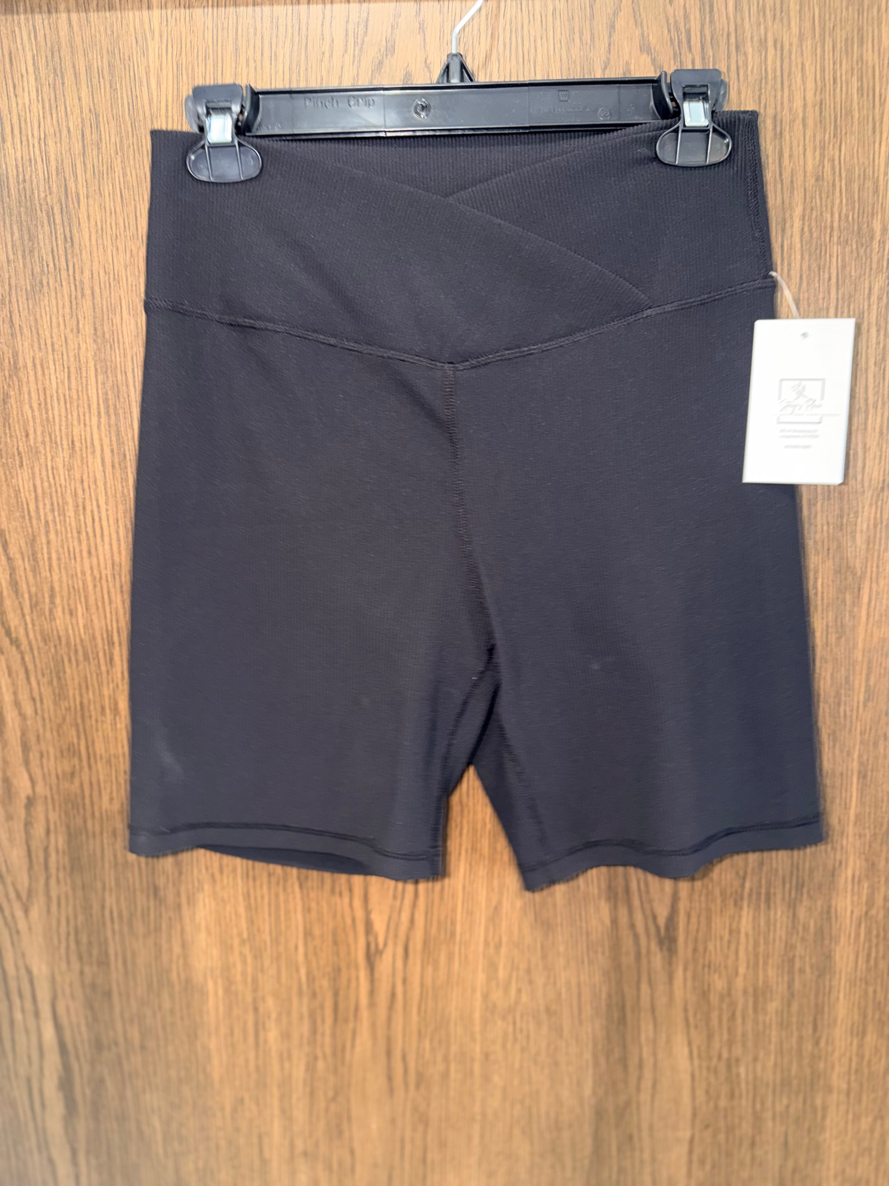 Cross Over Ribbed Biker Shorts Medium
