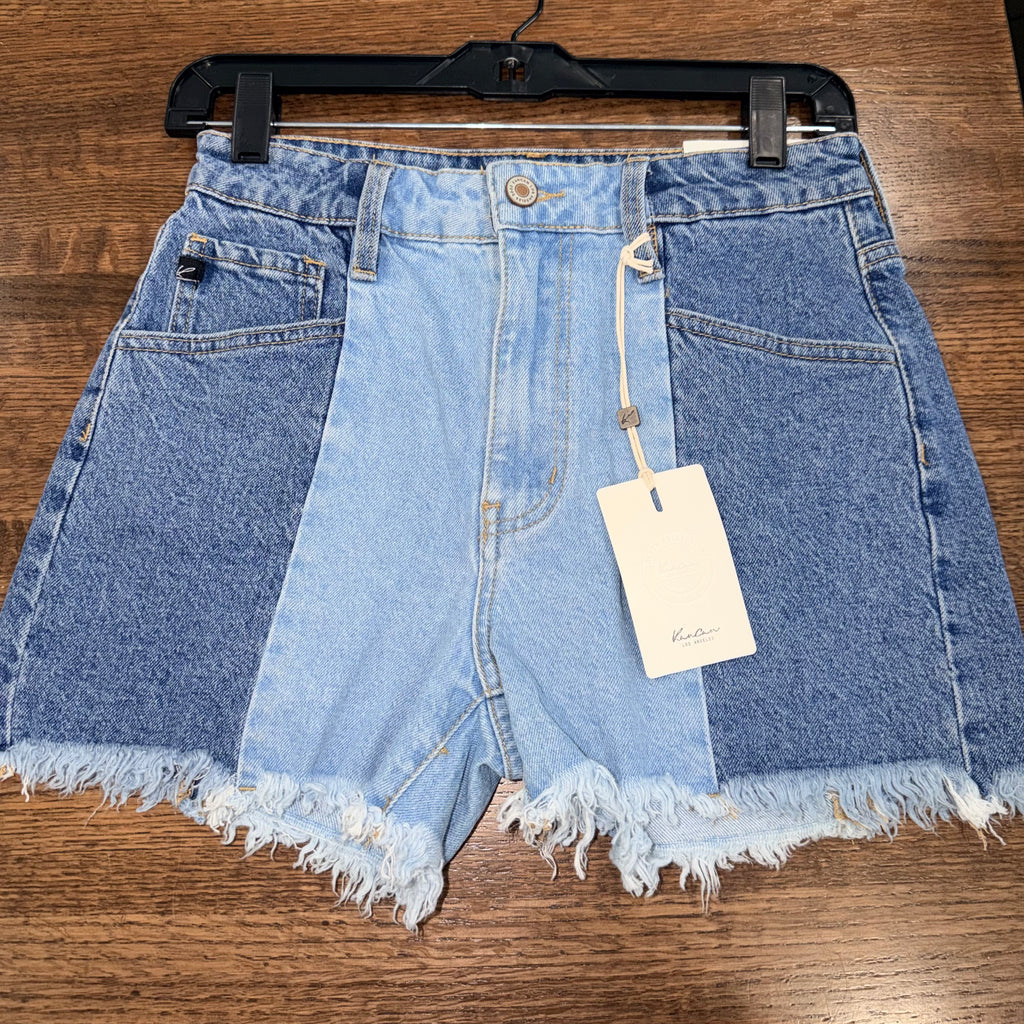 KanCan Color Block Mom Jeans Shorts Size Medium NWT
