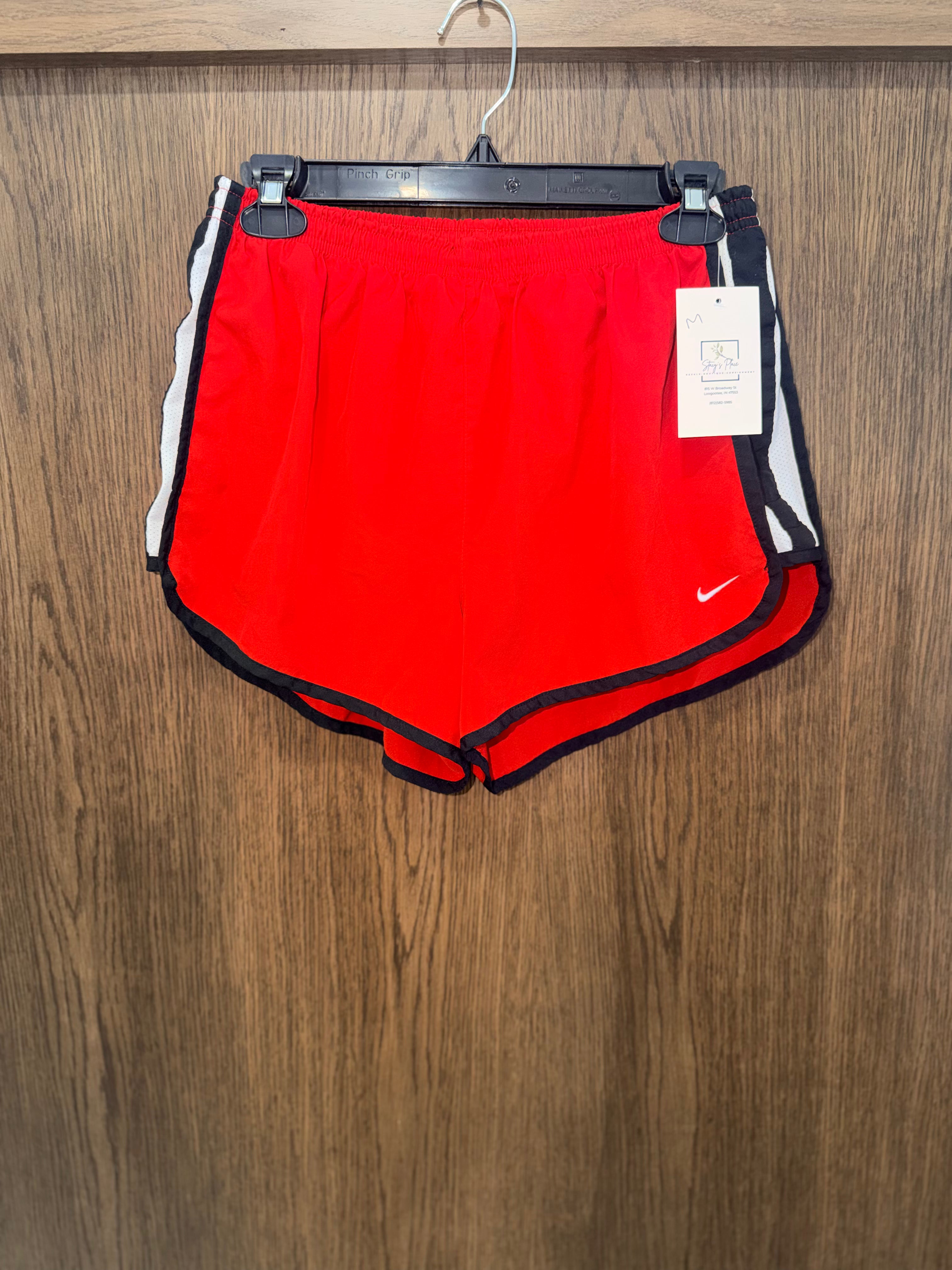 Nike Women’s Shorts Lined Size Medium