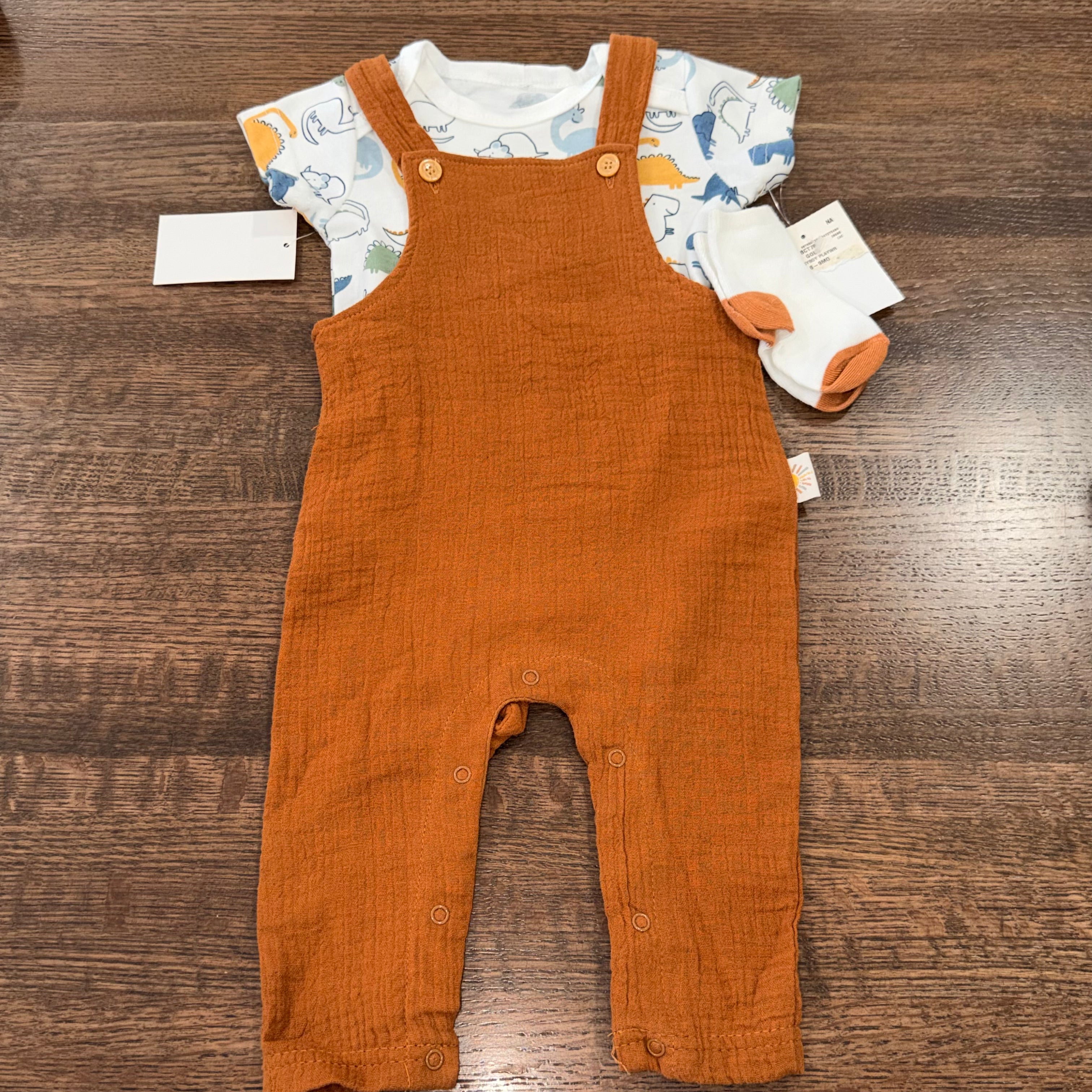 Zoey & Miles Baby Boys Romper, Onesie, & Socks Romper 3-6 mos NWT Brownish Tan