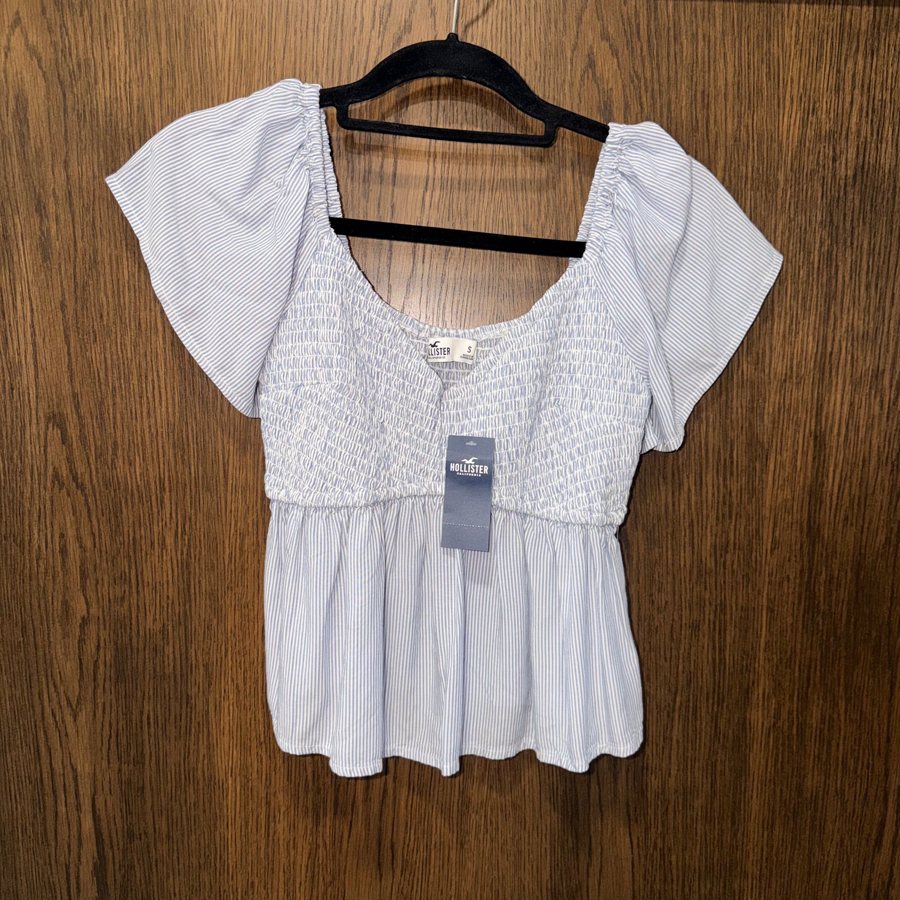 Hollister Babydoll Top with Smocked Bodice Size Small NWT