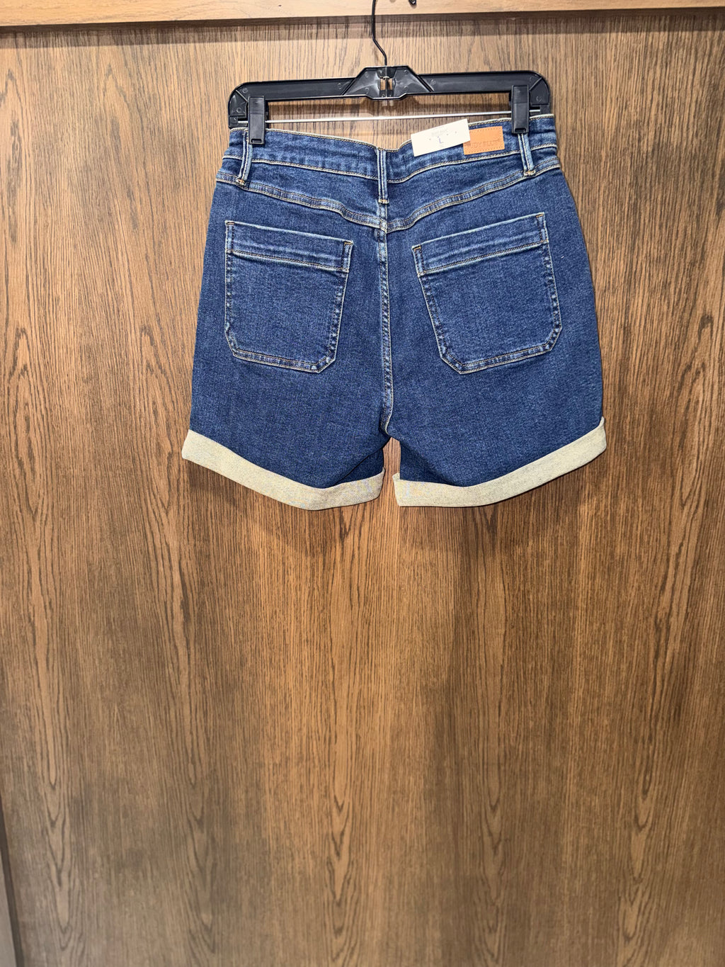 Judy Blue NWT HI-WAISTED BUTTONFLY  SHORT L Large