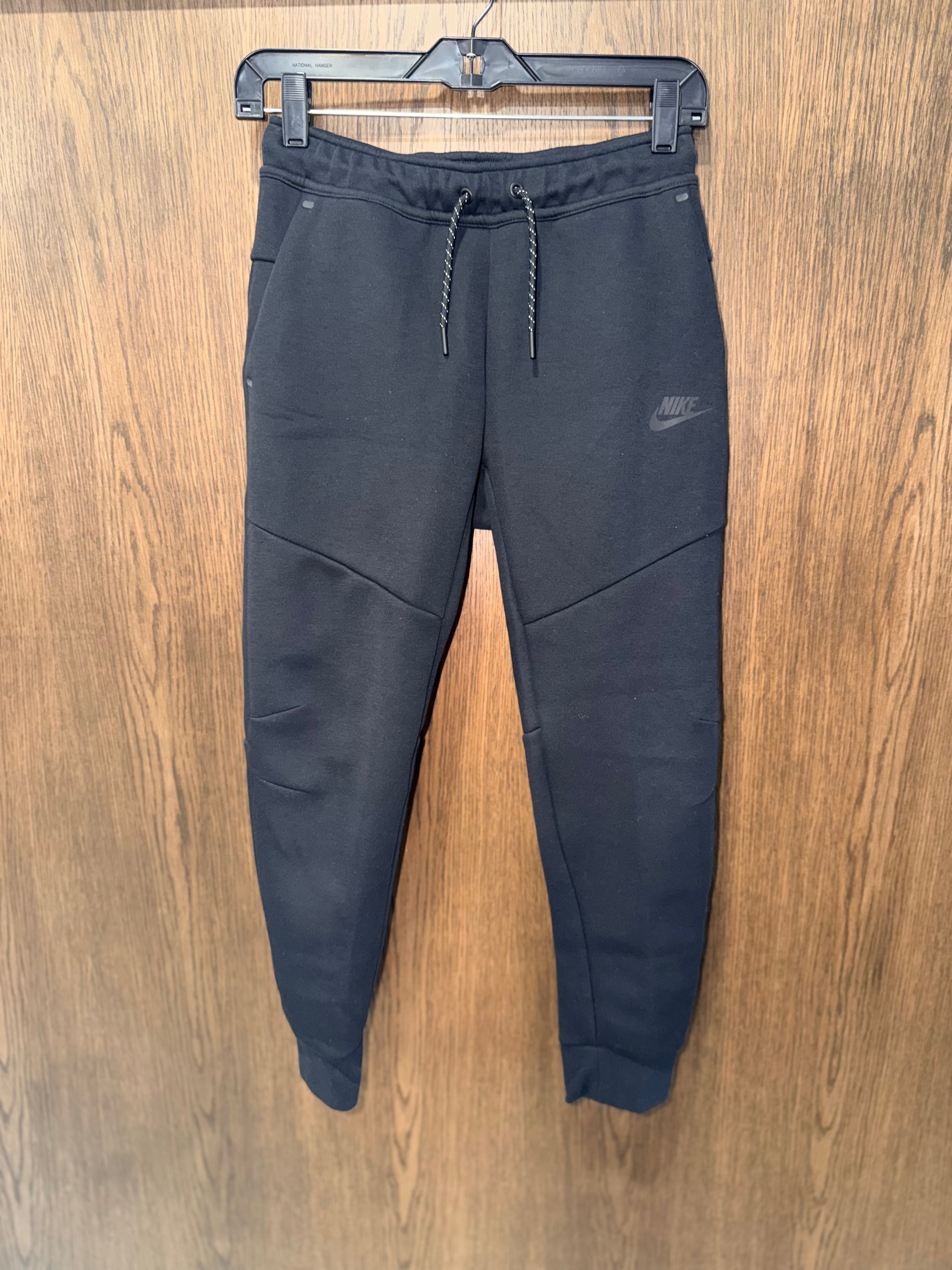 Nike Boys Tech Fit Joggers Size YM 10/12 New Condition