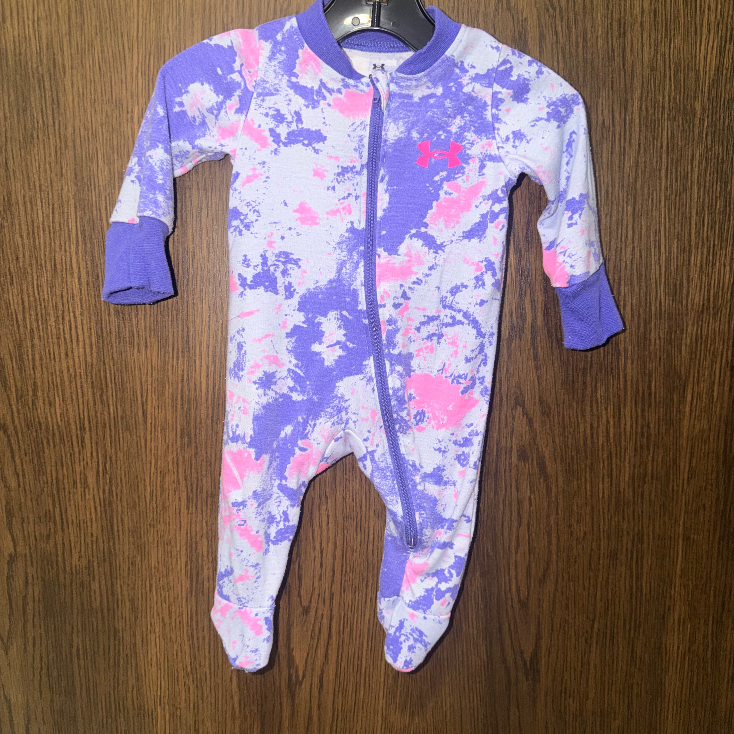Under Armour Girls Footie Sleeper  Romper 0-3 mos slight fading