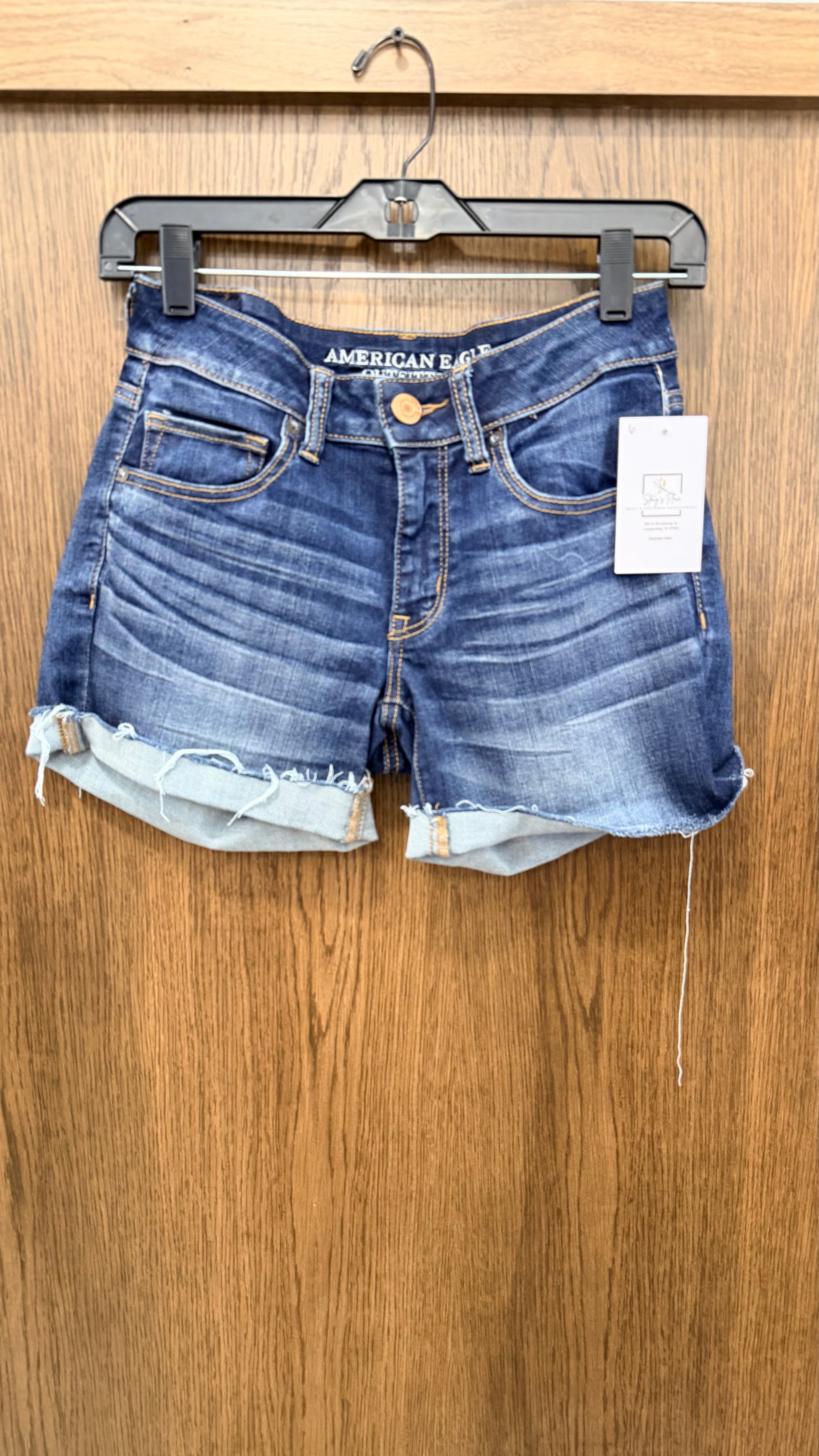 American Eagle Women’s Midi Shorts Size 6