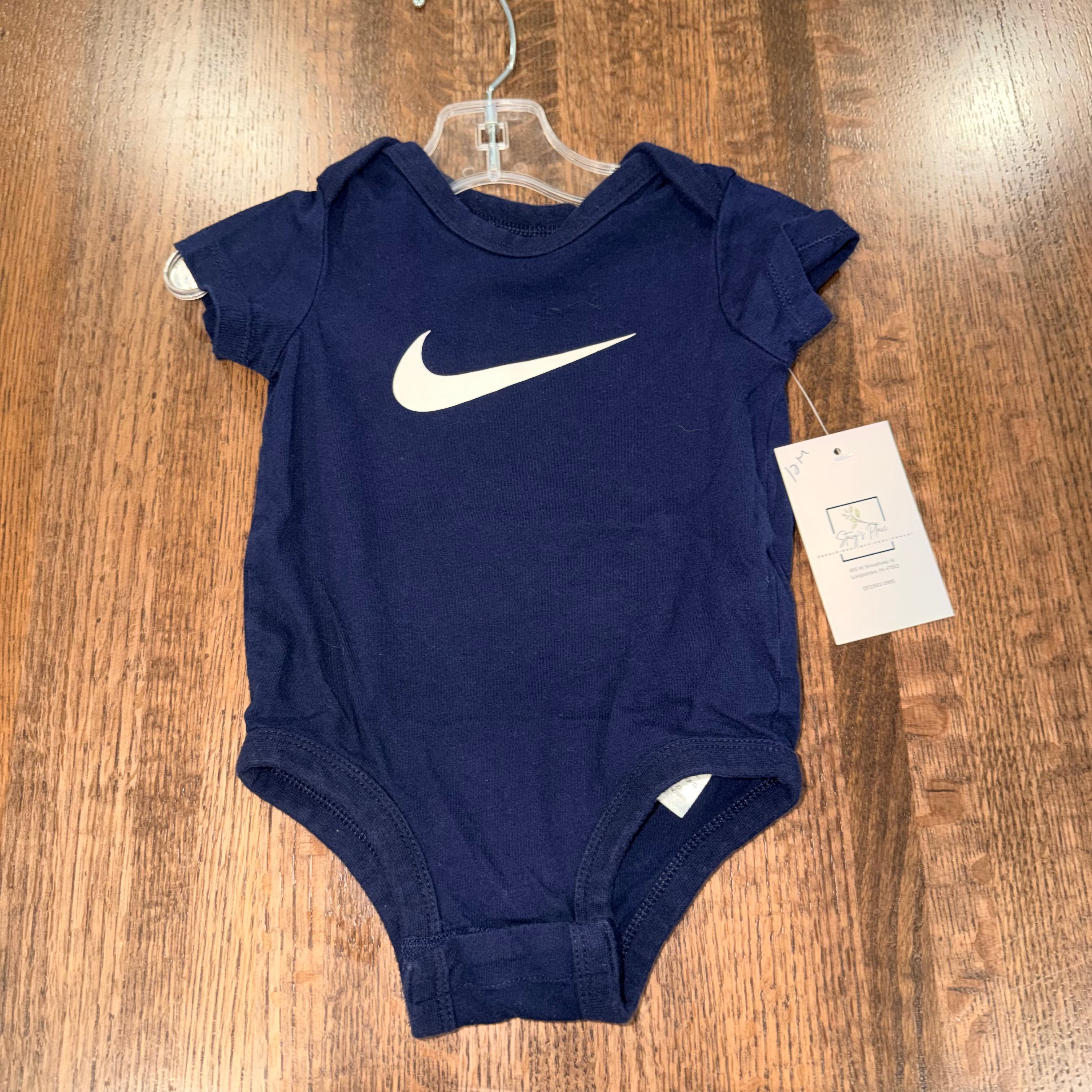 Boys Nike Onesie size 12 Months New Condition