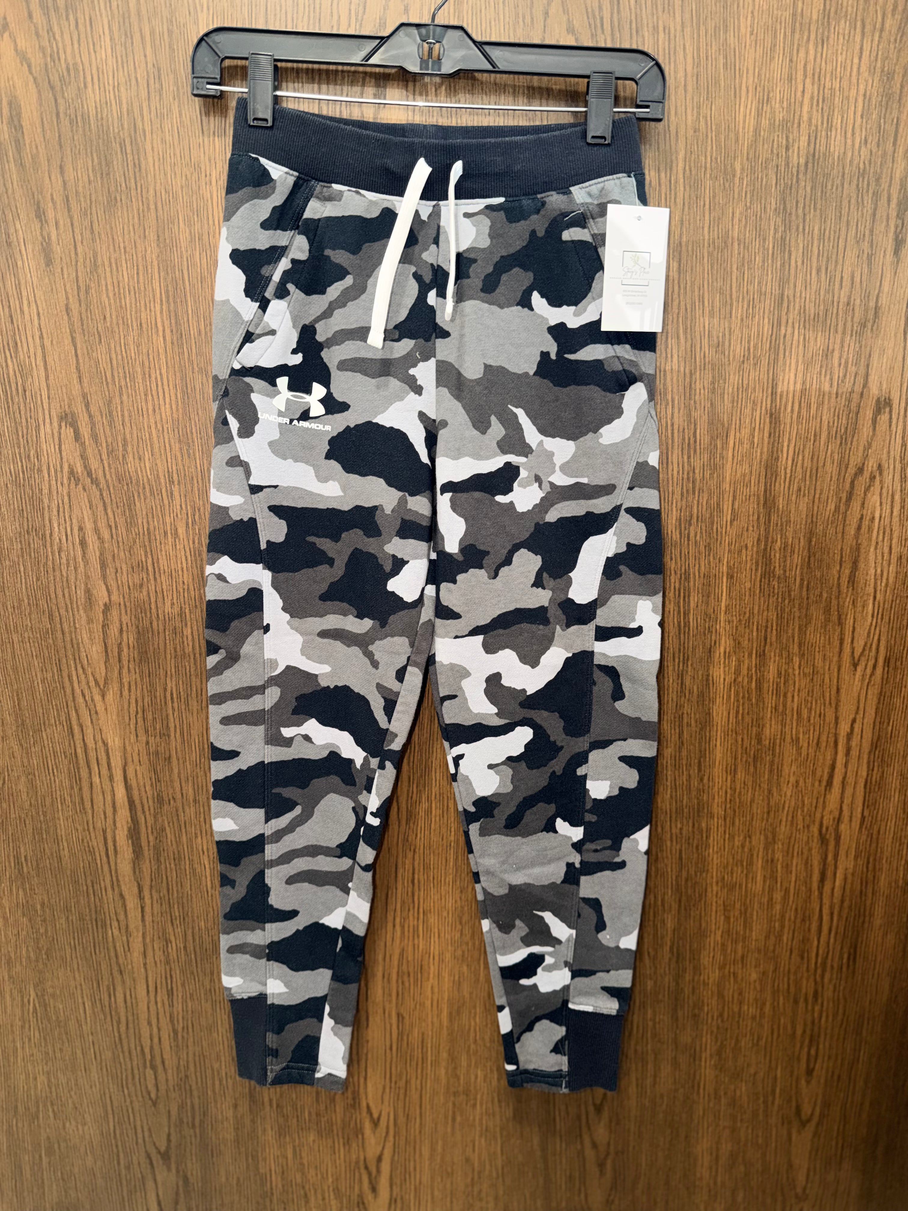 Under Armour Boys Joggers YM 10/12 New Condition