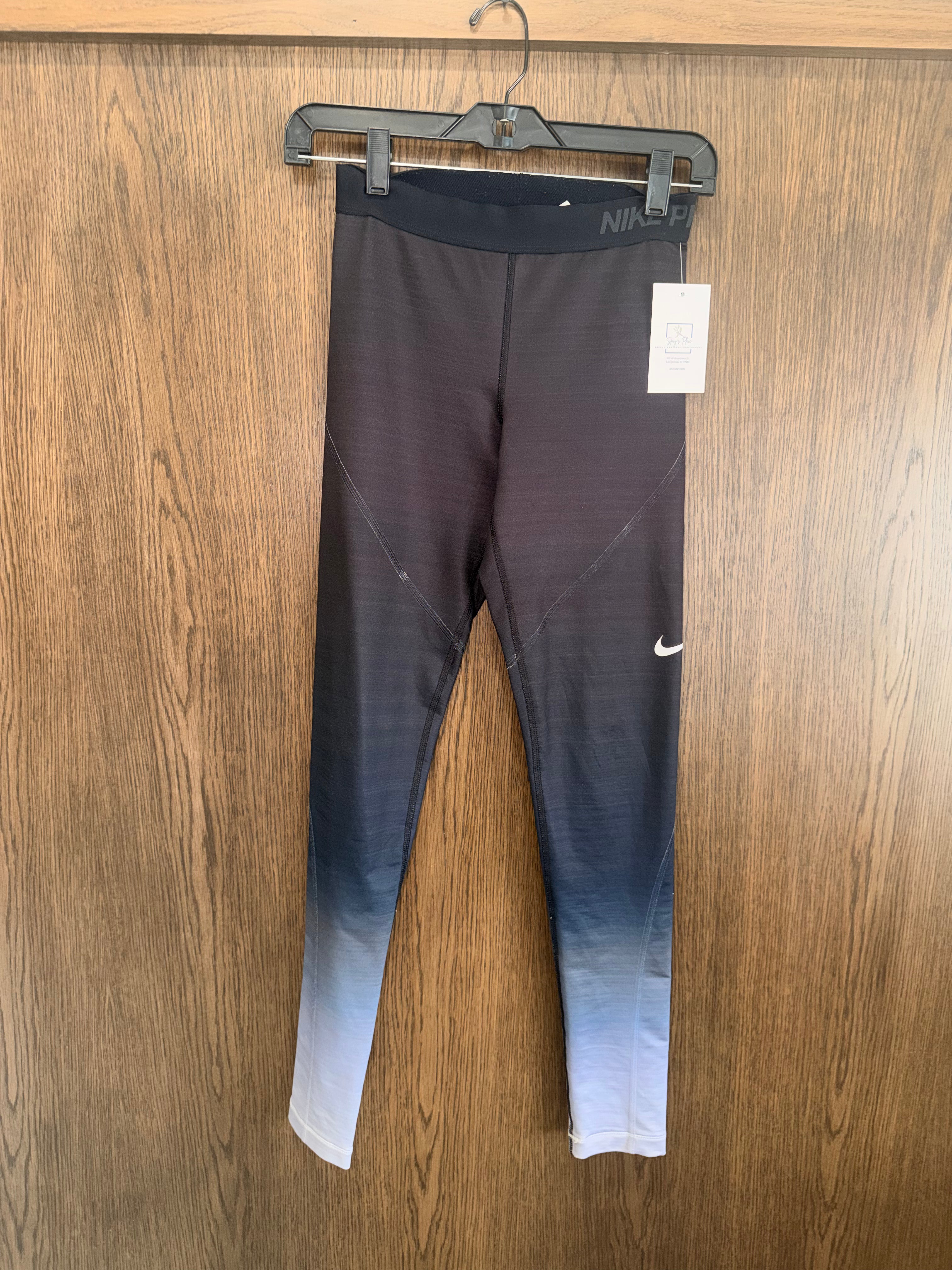 Women's Nike Pro Leggings Small