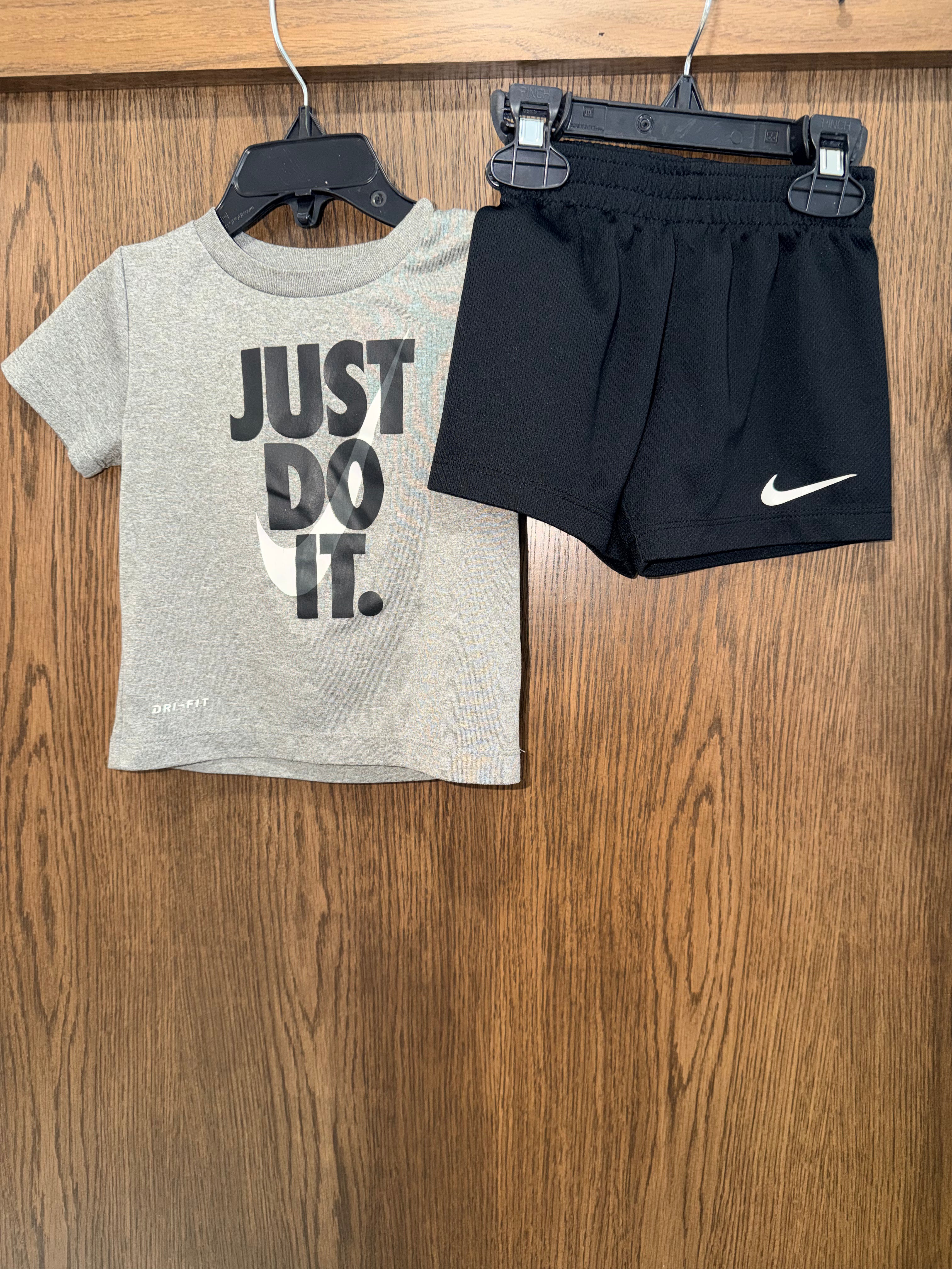 Boys Nike Tee & Shorts Set Size 18 months