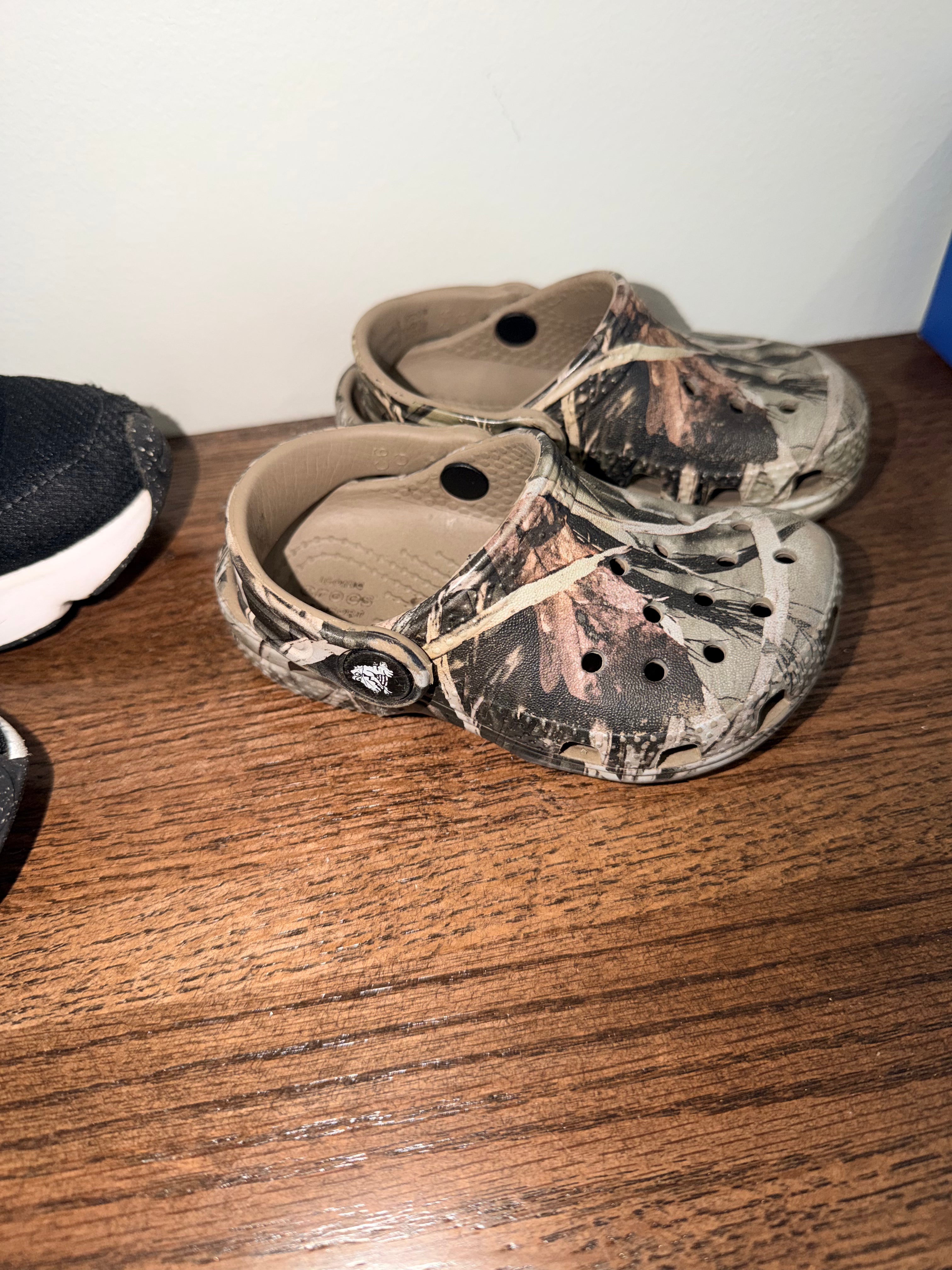 Camo Crocs Toddler Boys 6C