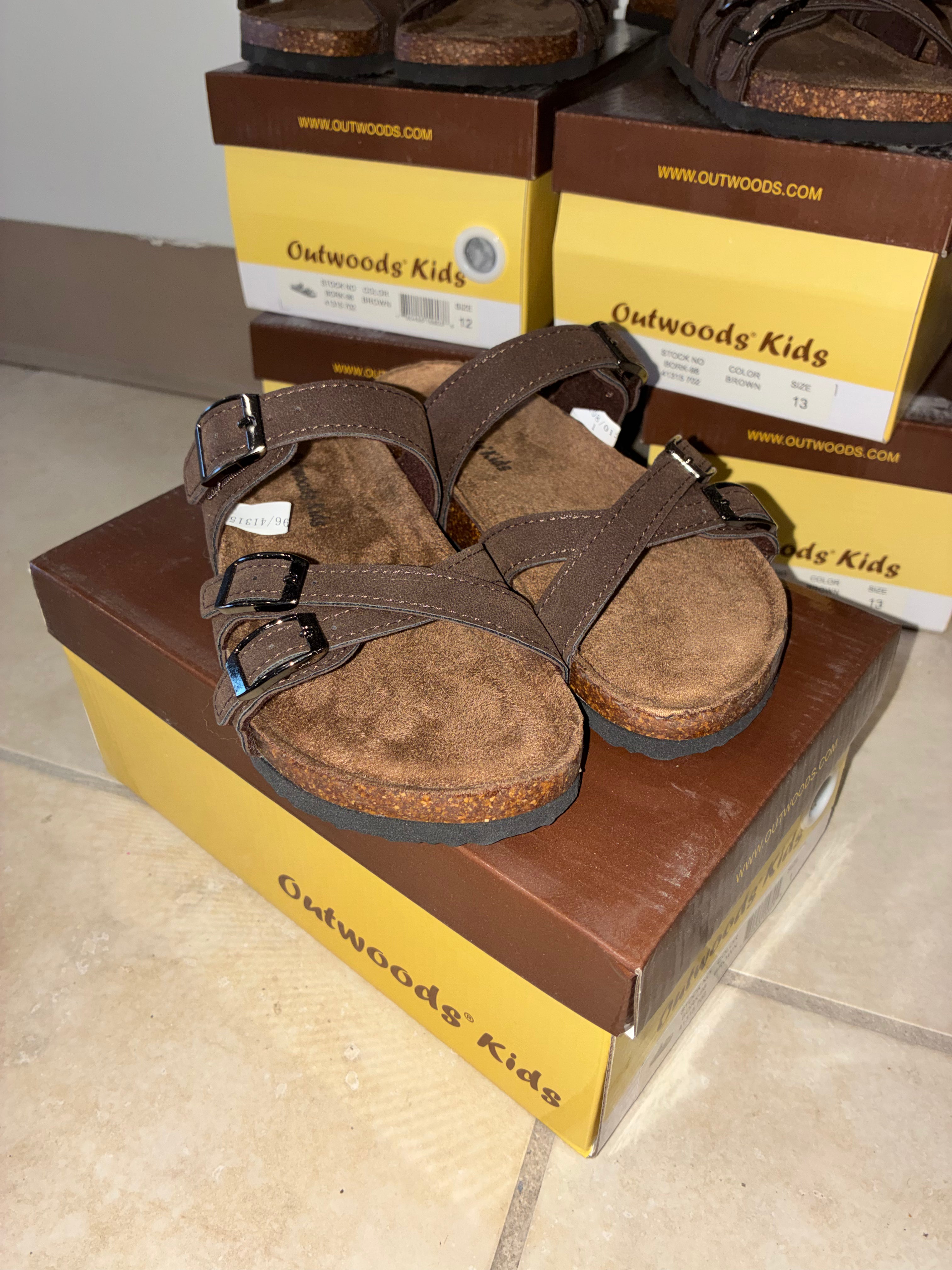 Outwoods Kids Girls Borks Sandals Brown Size 4 NIB NEW