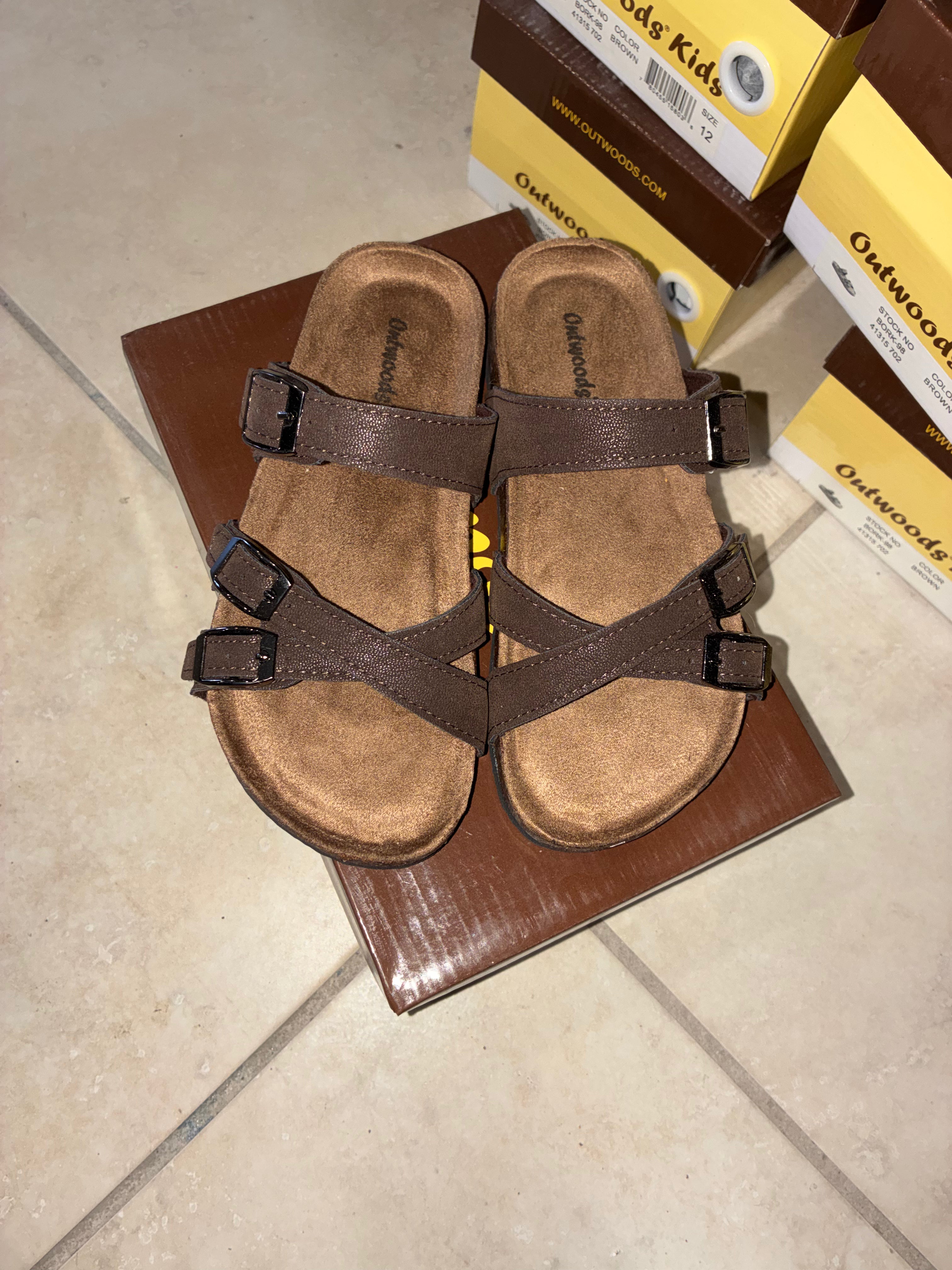 Outwoods Kids Girls Borks Sandals Brown Size 4 NIB NEW