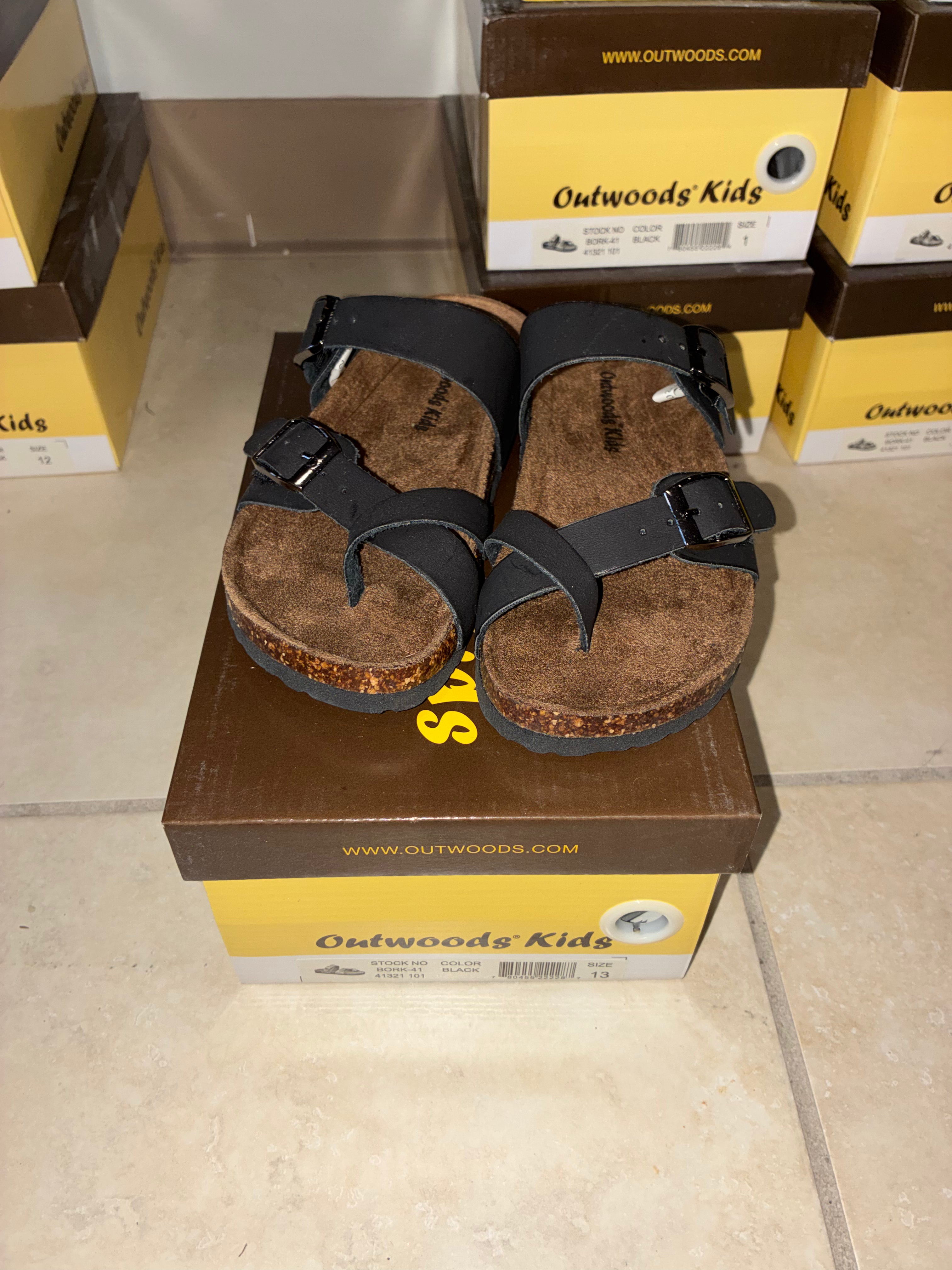 Outwoods Kids Girls Borks Sandals Black Size 2 NIB NEW