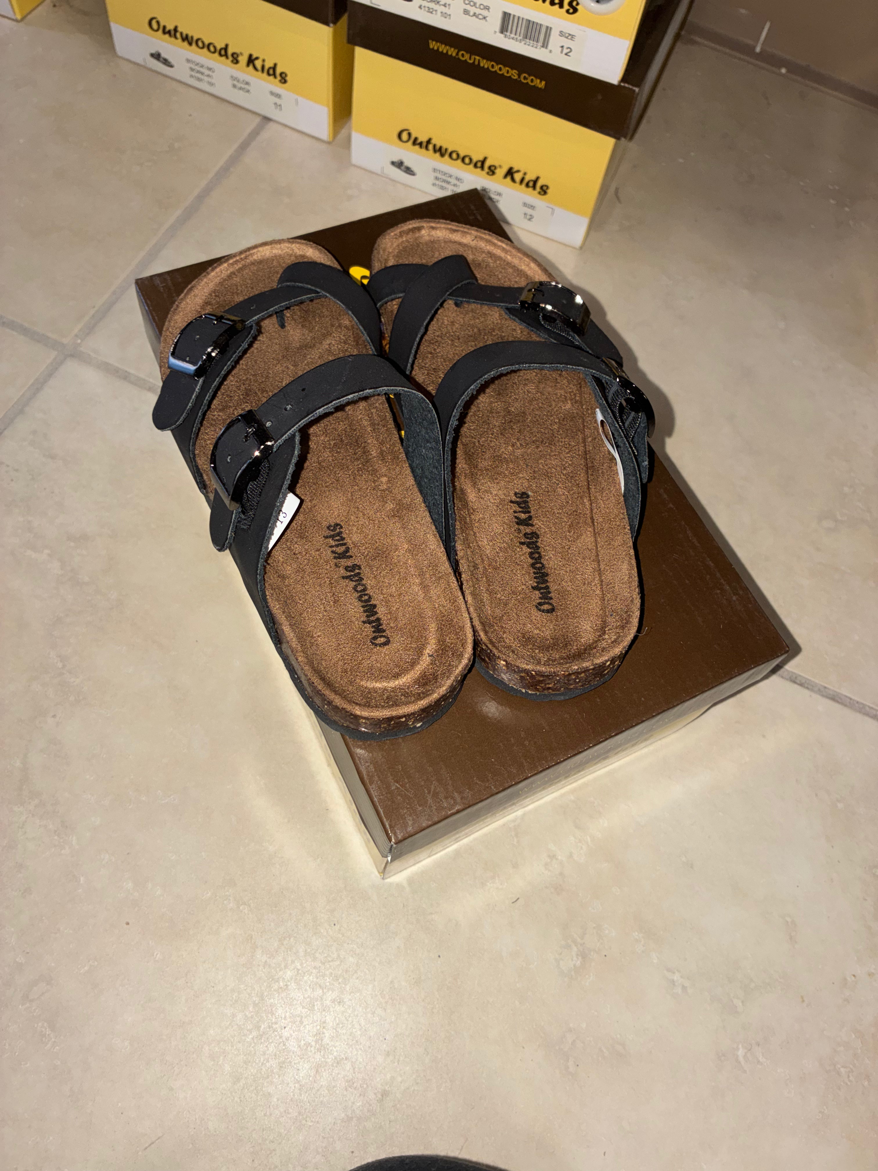 Outwoods Kids Girls Borks Sandals Black Size 2 NIB NEW