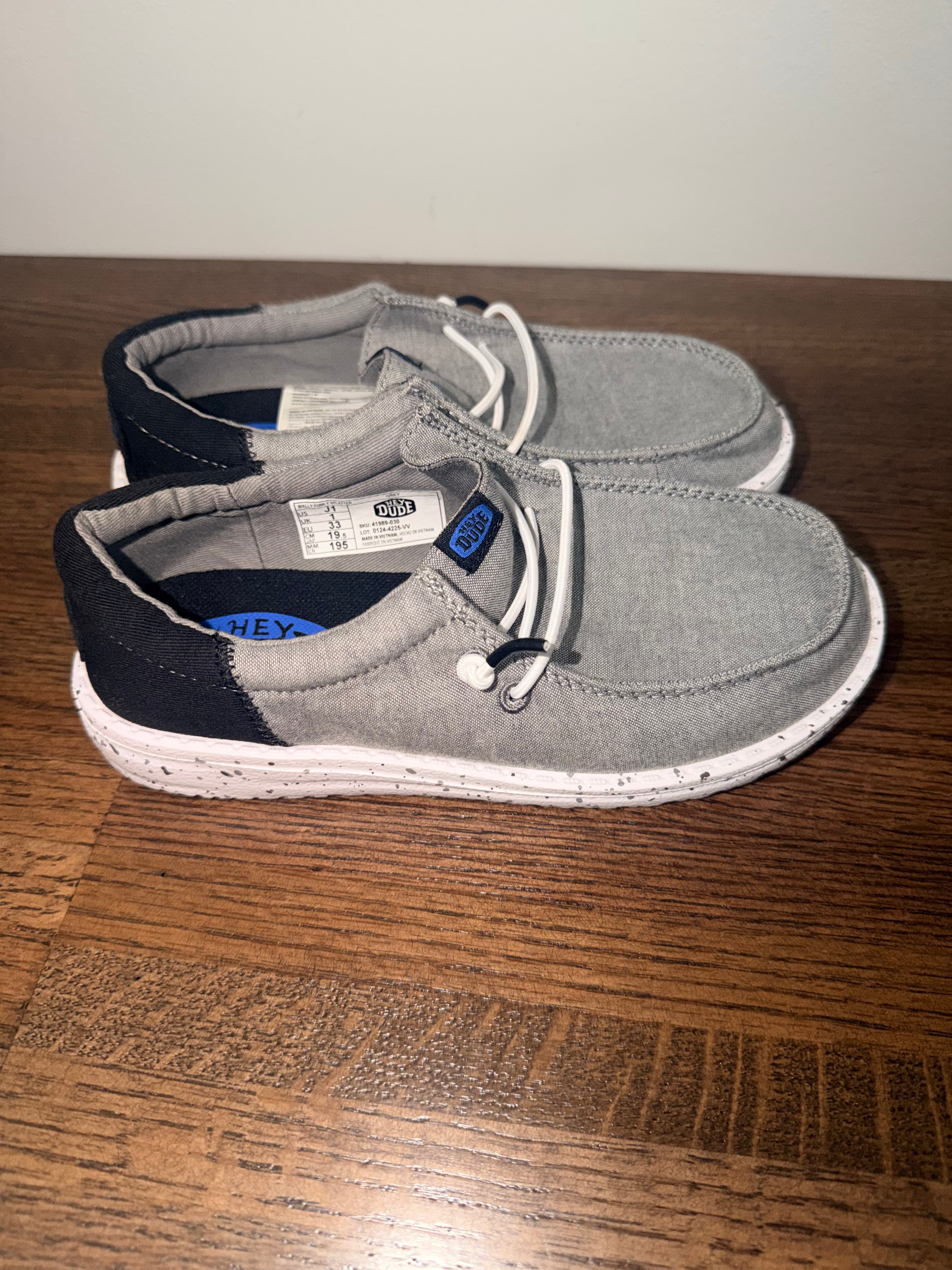 HEY DUDE Boys Wally Funk Splatter Slip-On J1 Juniors Size 1