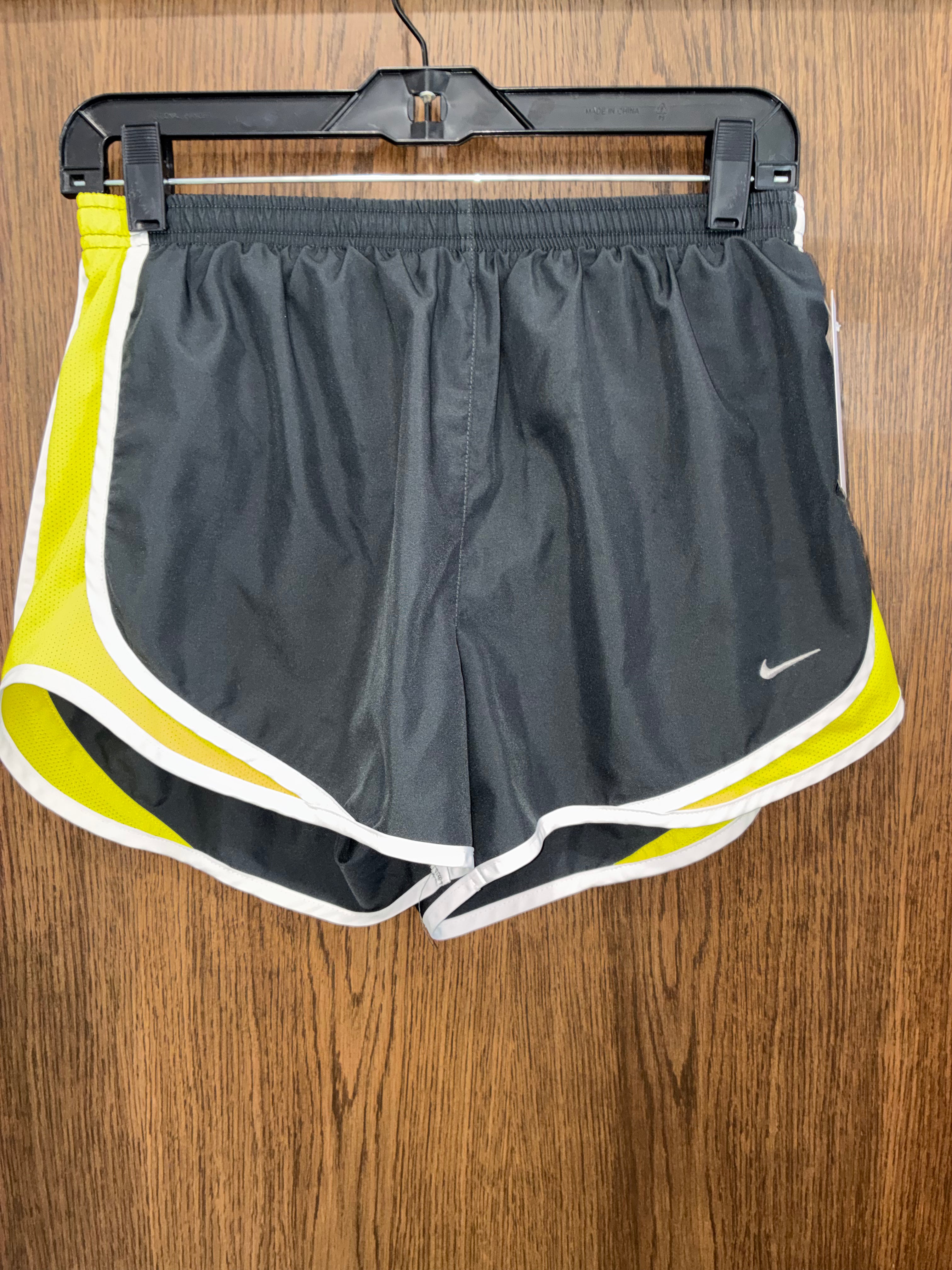 Nike Women’s Shorts Lined Size Medium