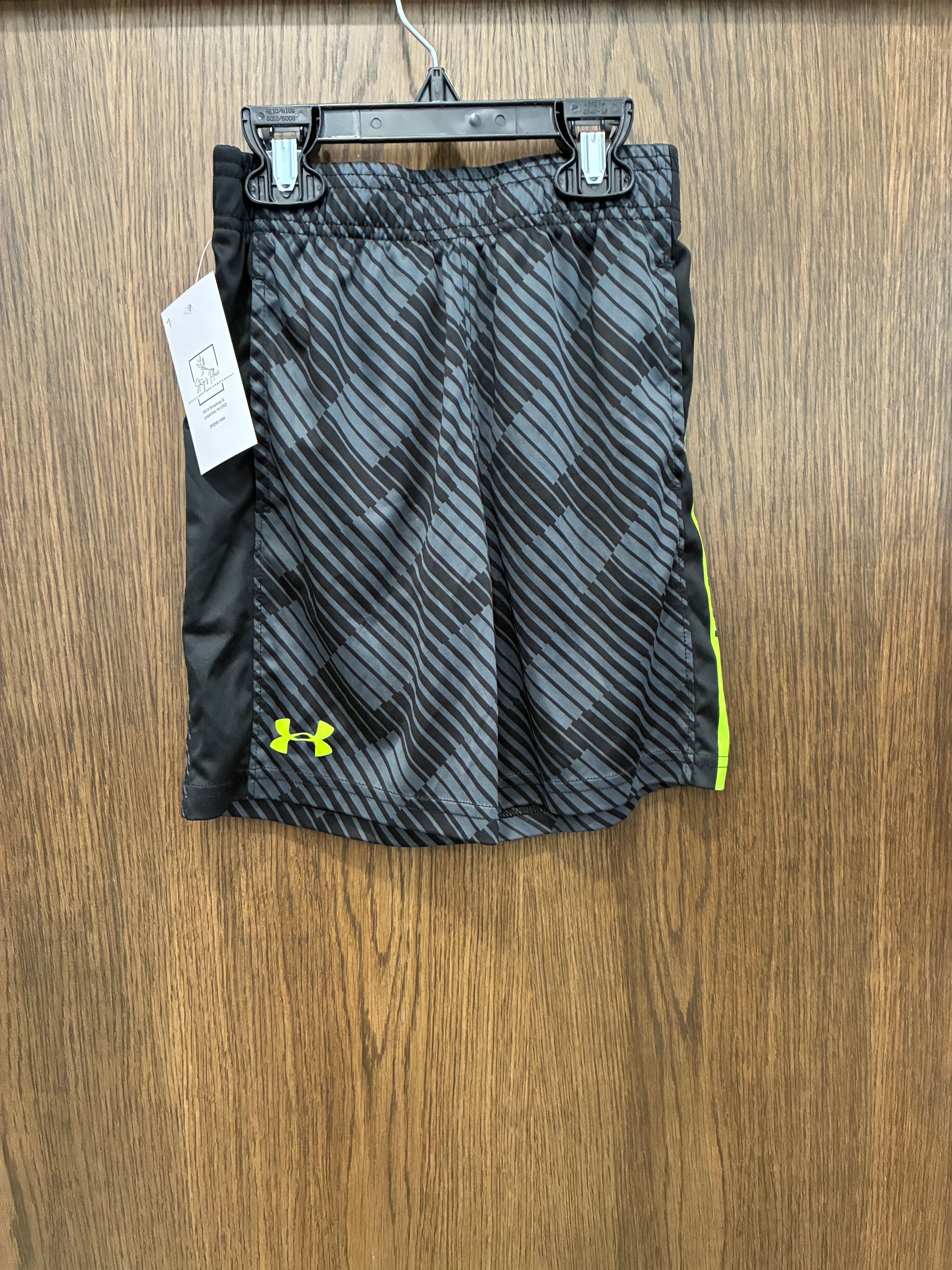 Under Armour Boys Shorts Size 7 Like New