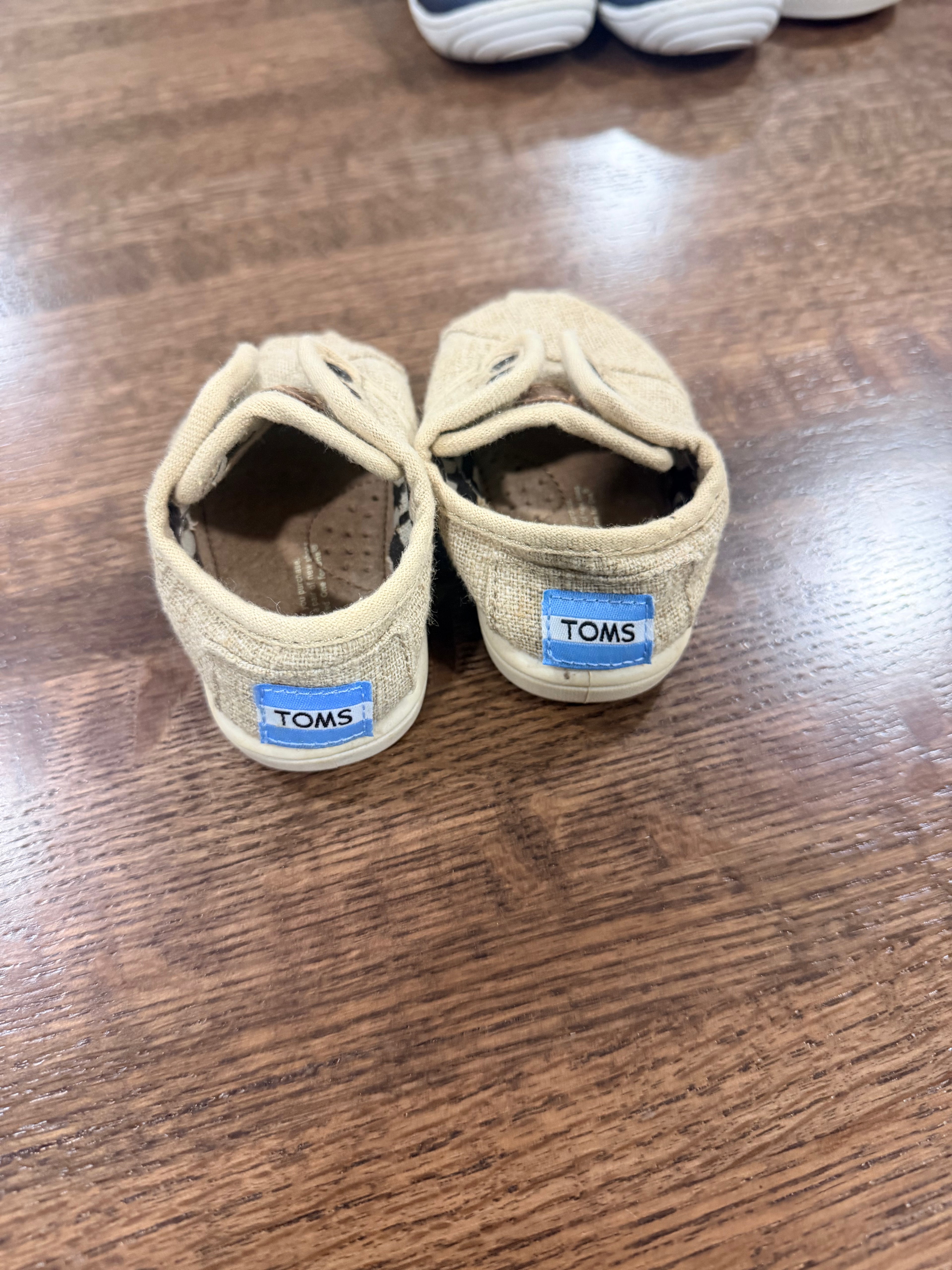 TOMS Infant Baby Tan Wool Slip On Casual Shoes Size 3