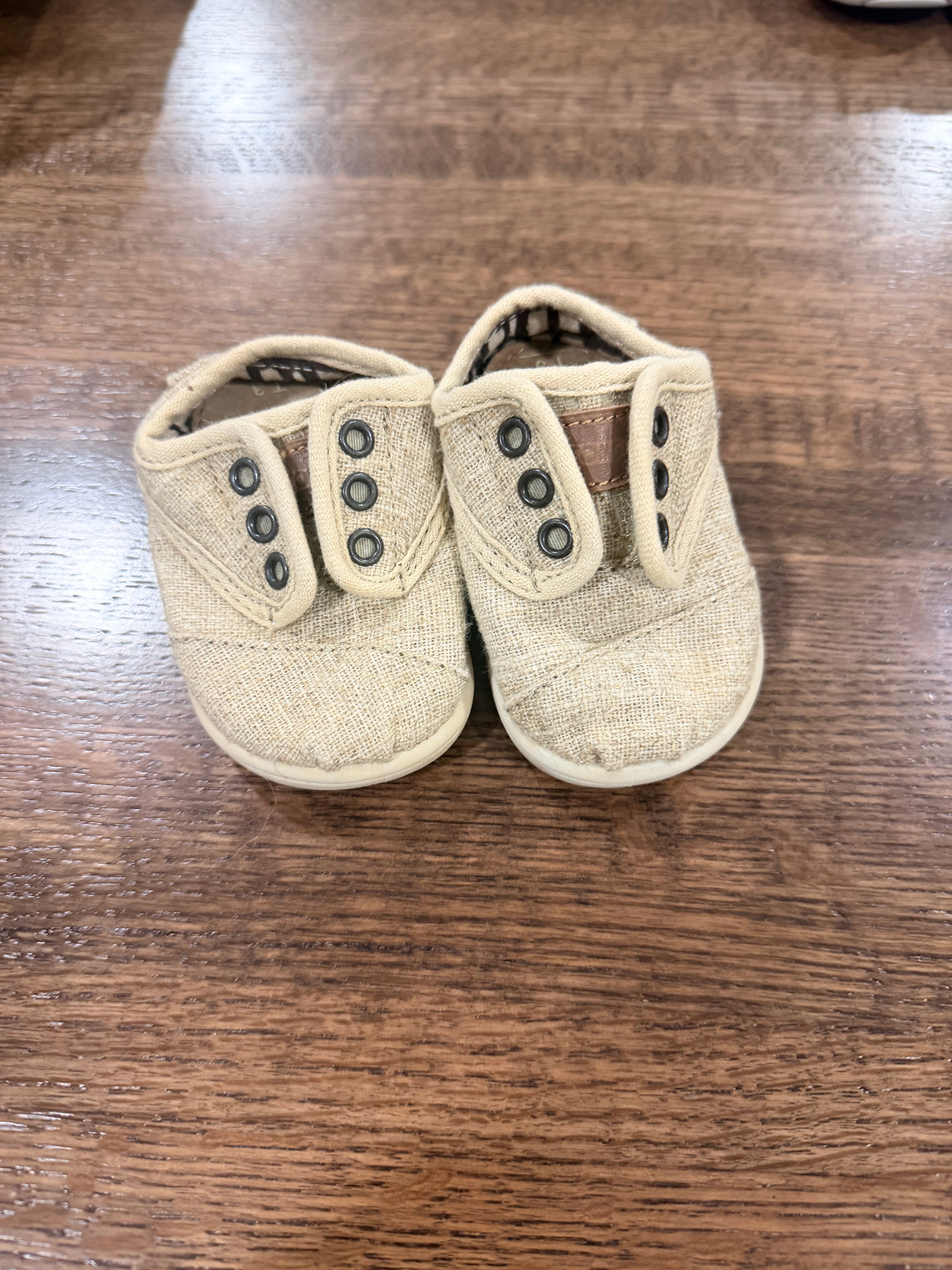 TOMS Infant Baby Tan Wool Slip On Casual Shoes Size 3