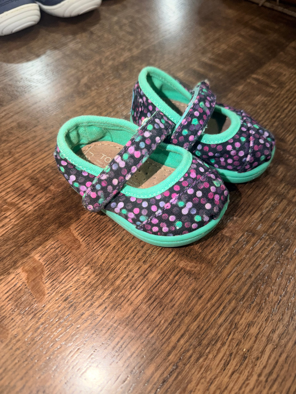 TOMS Infant Baby Polka Dot  Mary Janes Shoes Size 2